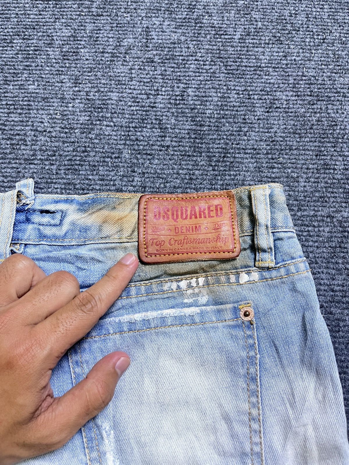Dsquared2 Dsquared2 distressed low-rise mini denim shorts Size 28" / US 6 / IT 42 - 7 Thumbnail