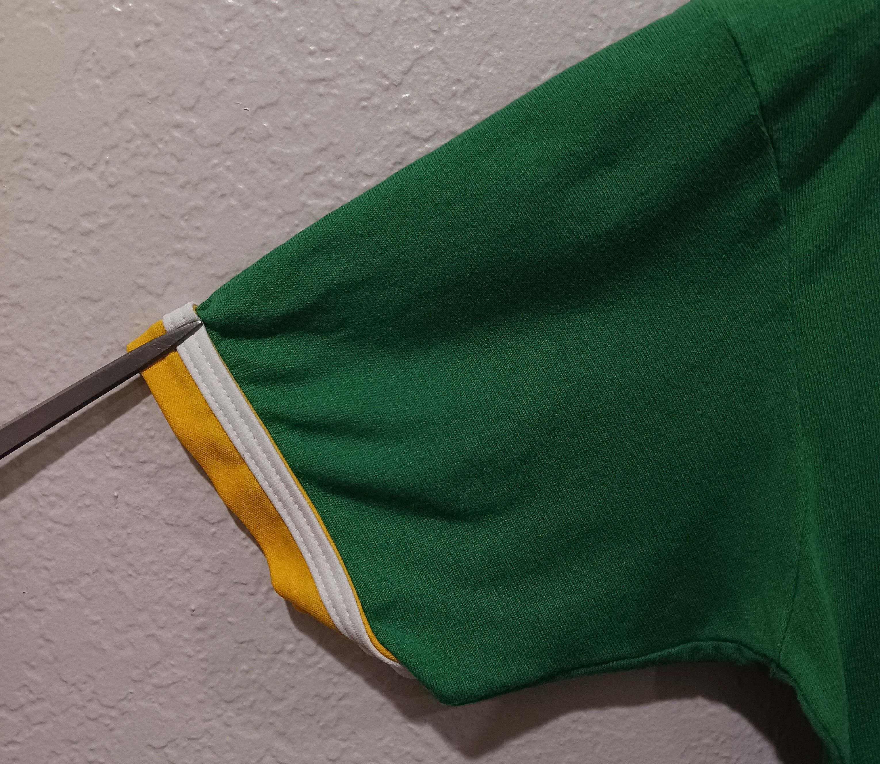 Vintage Don Alleson Athletic St. Kevin Track Vintage 90s V-Neck Tee Size US L / EU 52-54 / 3 - 12 Thumbnail