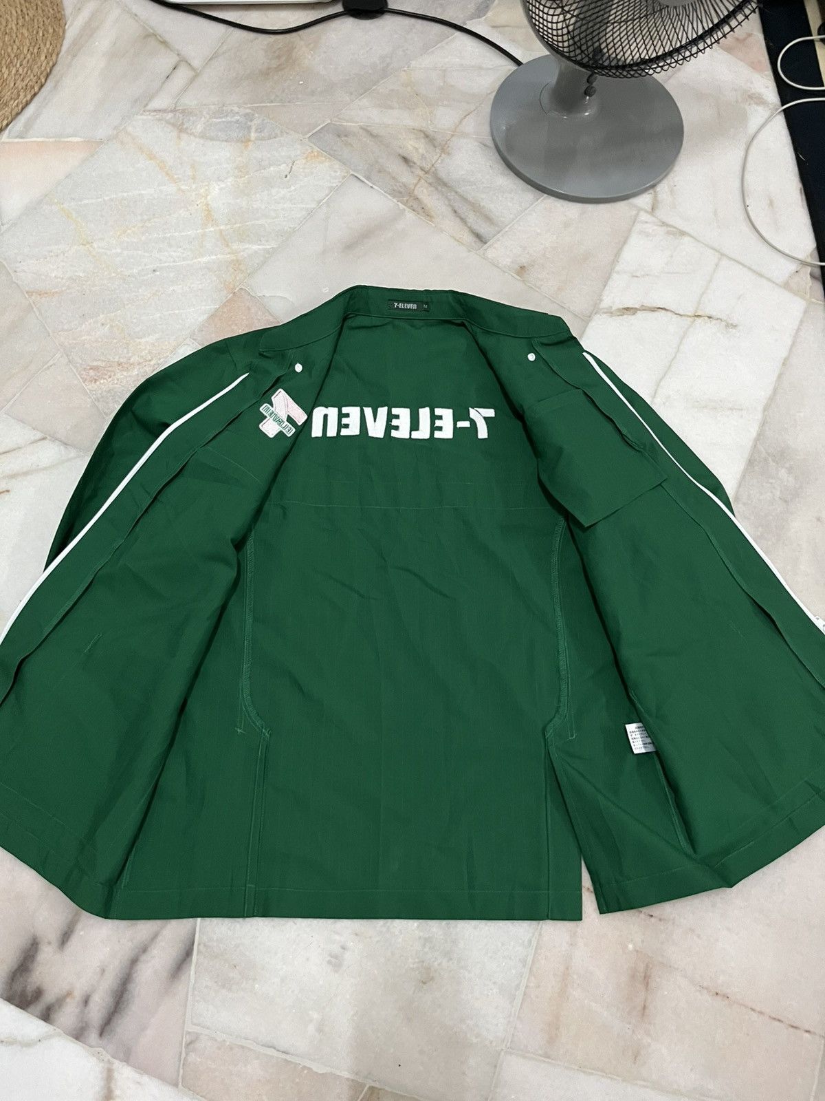 Japanese Brand 7 Eleven Uniform Workers Shirt Size US M / EU 48-50 / 2 - 7 Thumbnail