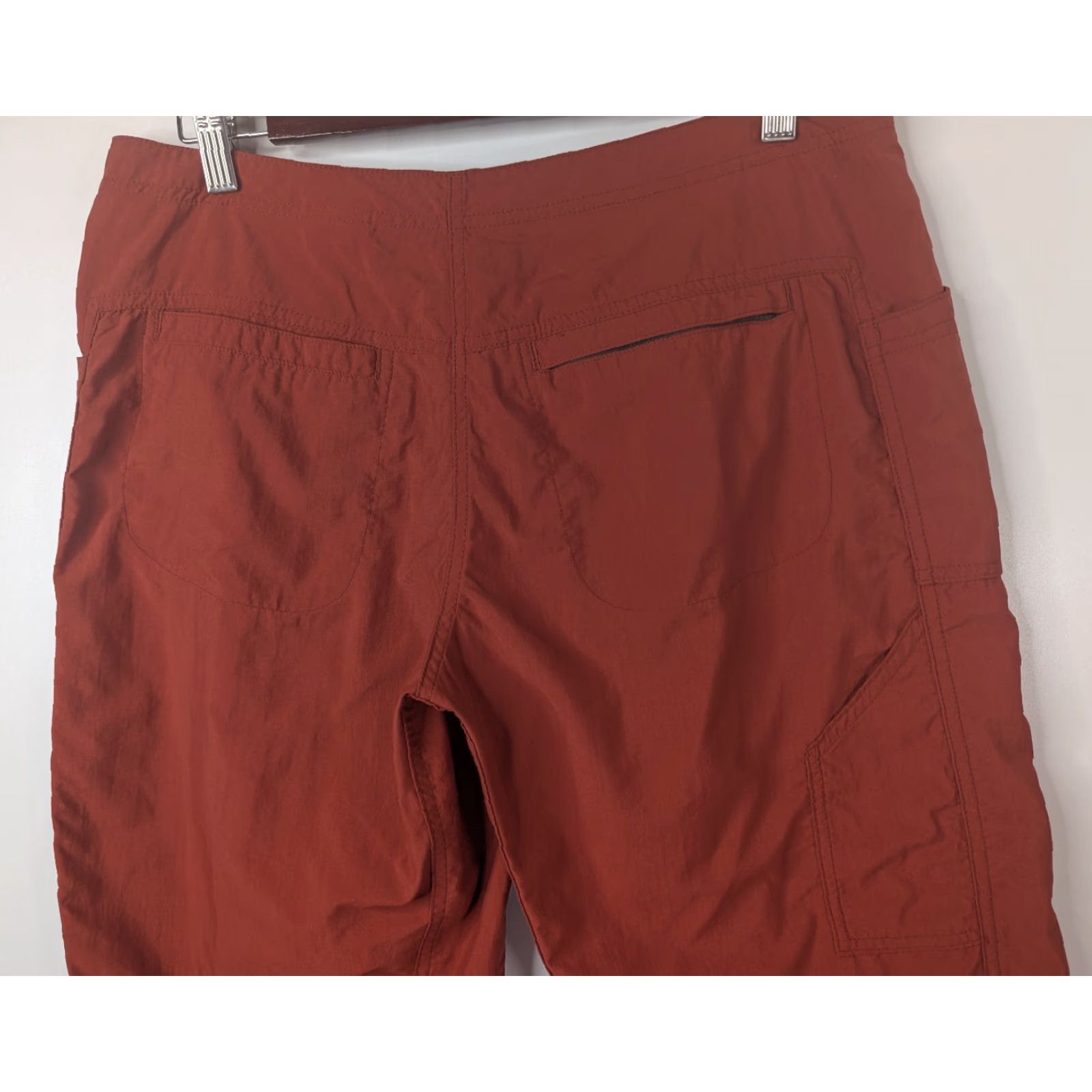 Mountain Hardwear VINTAGE? No — Mountain Hardwear Womens Hiking Pants Size 8 Orange Capri Crop Nylon Travel Pant Size 30" / US 8 / IT 44 - 4 Thumbnail