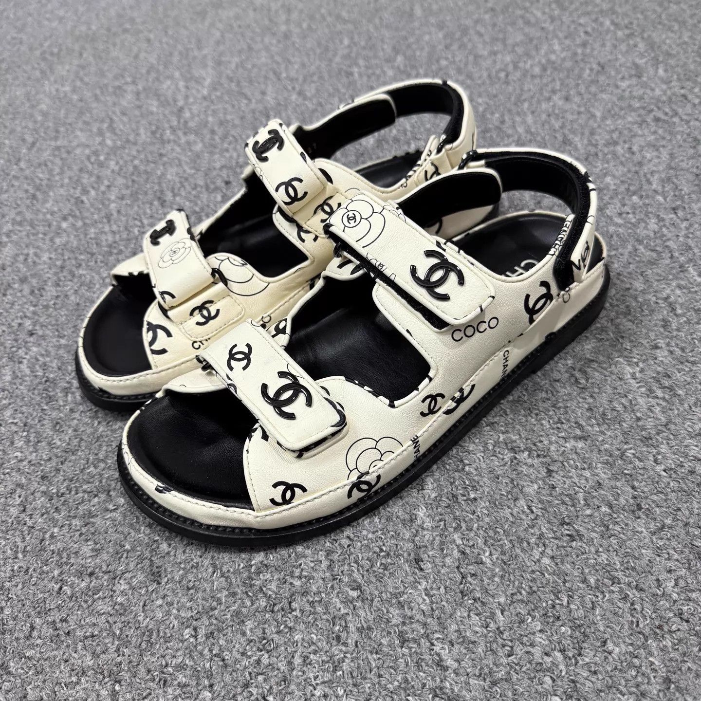 Chanel Chanel Black&White Camellia Print Sandals 38.5mint Size US 8 / IT 38 - 2 Thumbnail