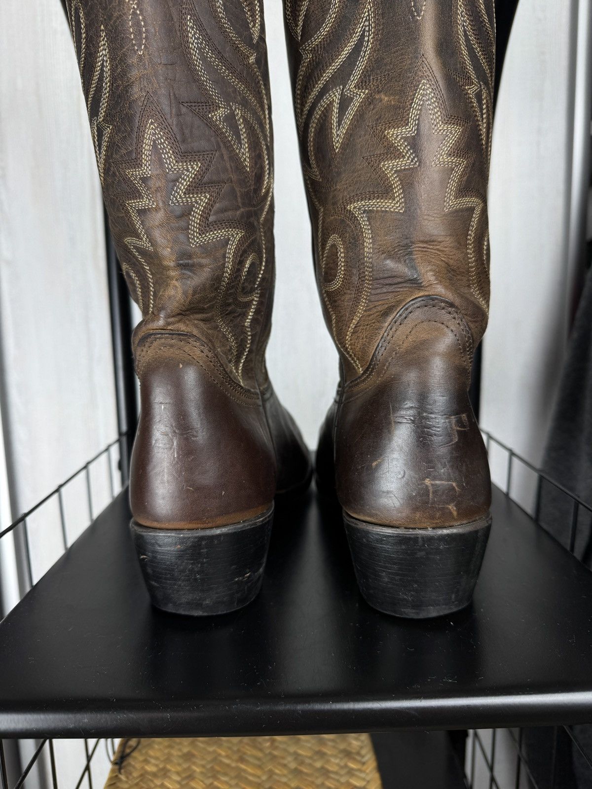 Dan Post Dan Post Vintage Men’s Brown Used Cowboy Western Boots 9EW Size US 9 / EU 42 - 13 Thumbnail