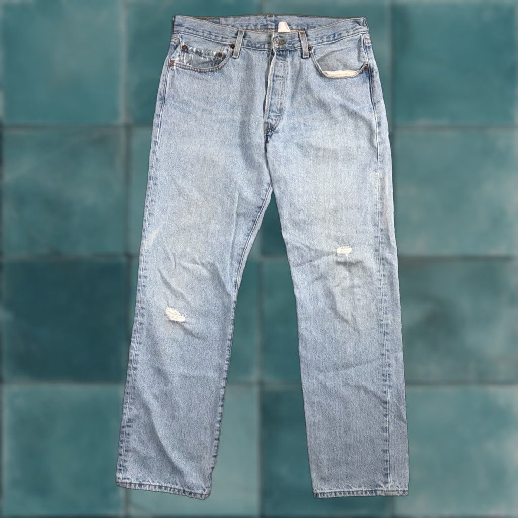 Levi's Levis 501 Vintage 90s Jeans Blue Light Wash 34x32 Regular Men Straight Denim Size US 34 / EU 50 - 1 Thumbnail
