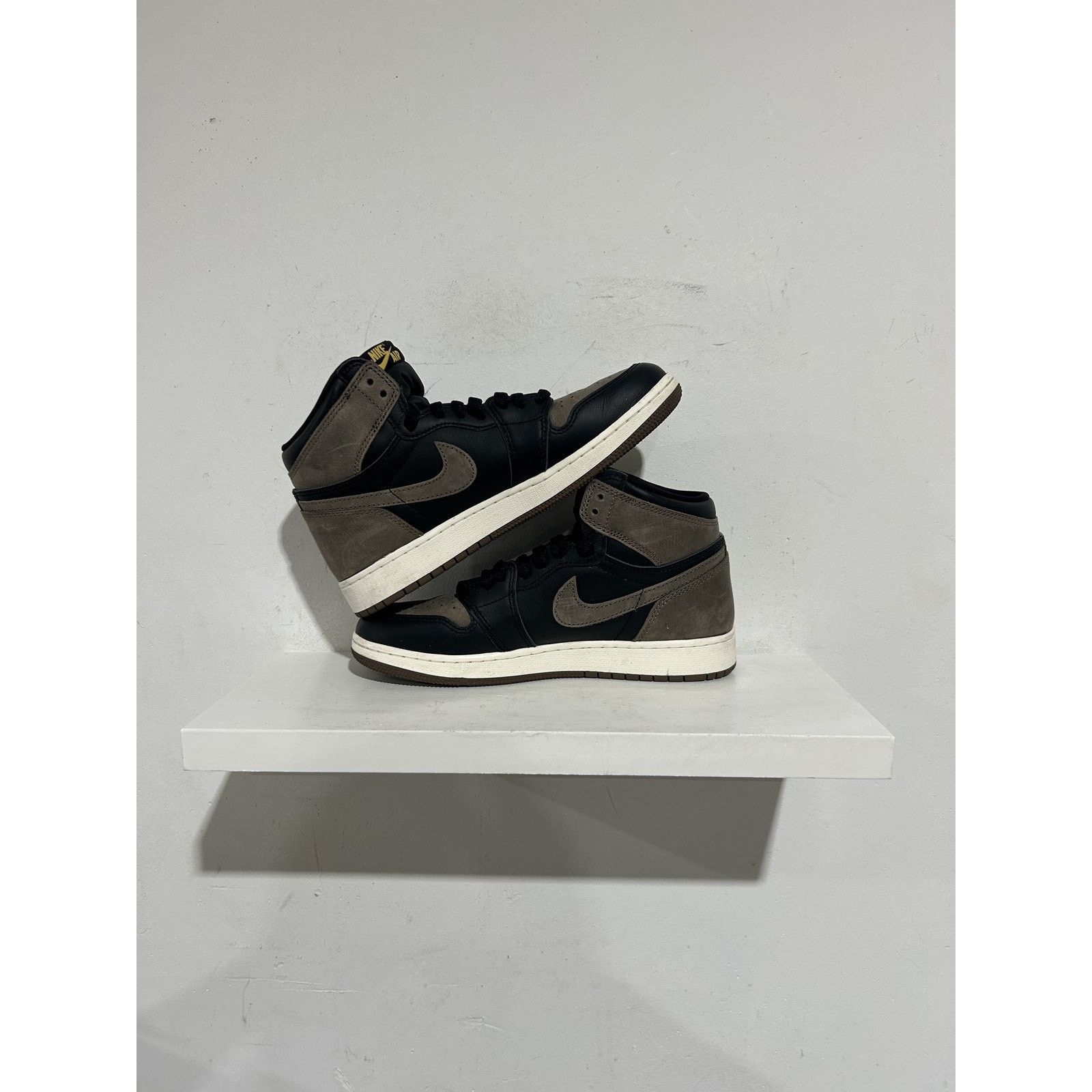 Nike JORDAN 1 RETRO PALOMINO SIZE 6.5Y PREOWNED Size US 6.5 / EU 39-40 - 2 Thumbnail
