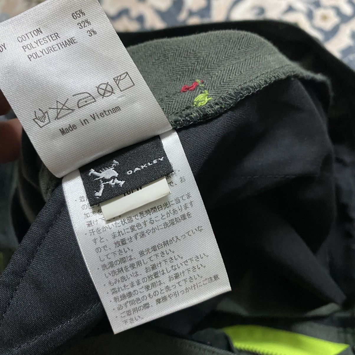 Oakley Vintage Oakley Cargo Pants Size US 31 - 22 Thumbnail