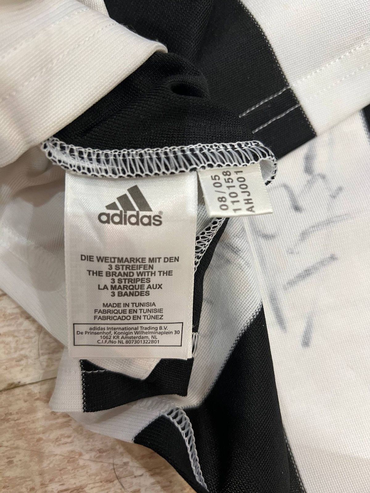 Adidas 🔥VINTAGE SUPER RARE NEWCASTLE UNITED LUQUE SIGNED JERSEY🔥 Size US XL / EU 56 / 4 - 8 Thumbnail
