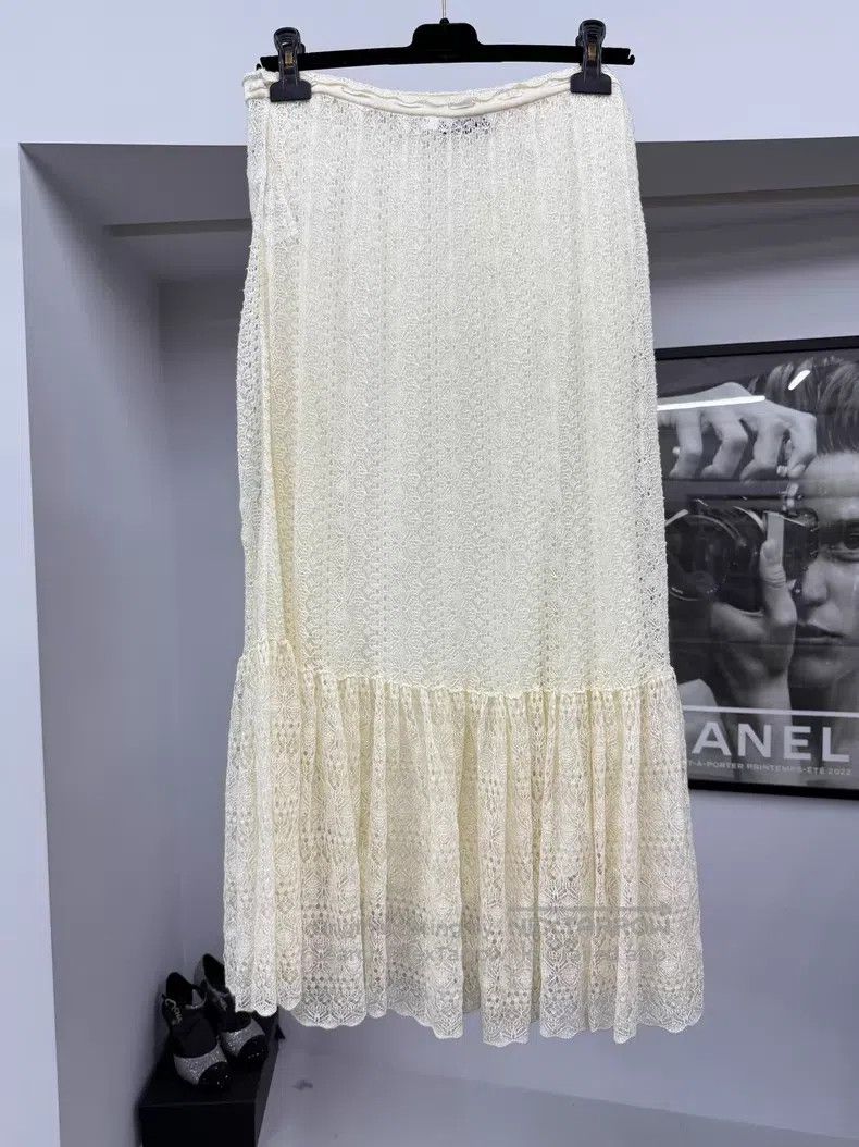 Dior Dior White hollow lace skirt Size 27" / US 4 / IT 40 - 3 Thumbnail