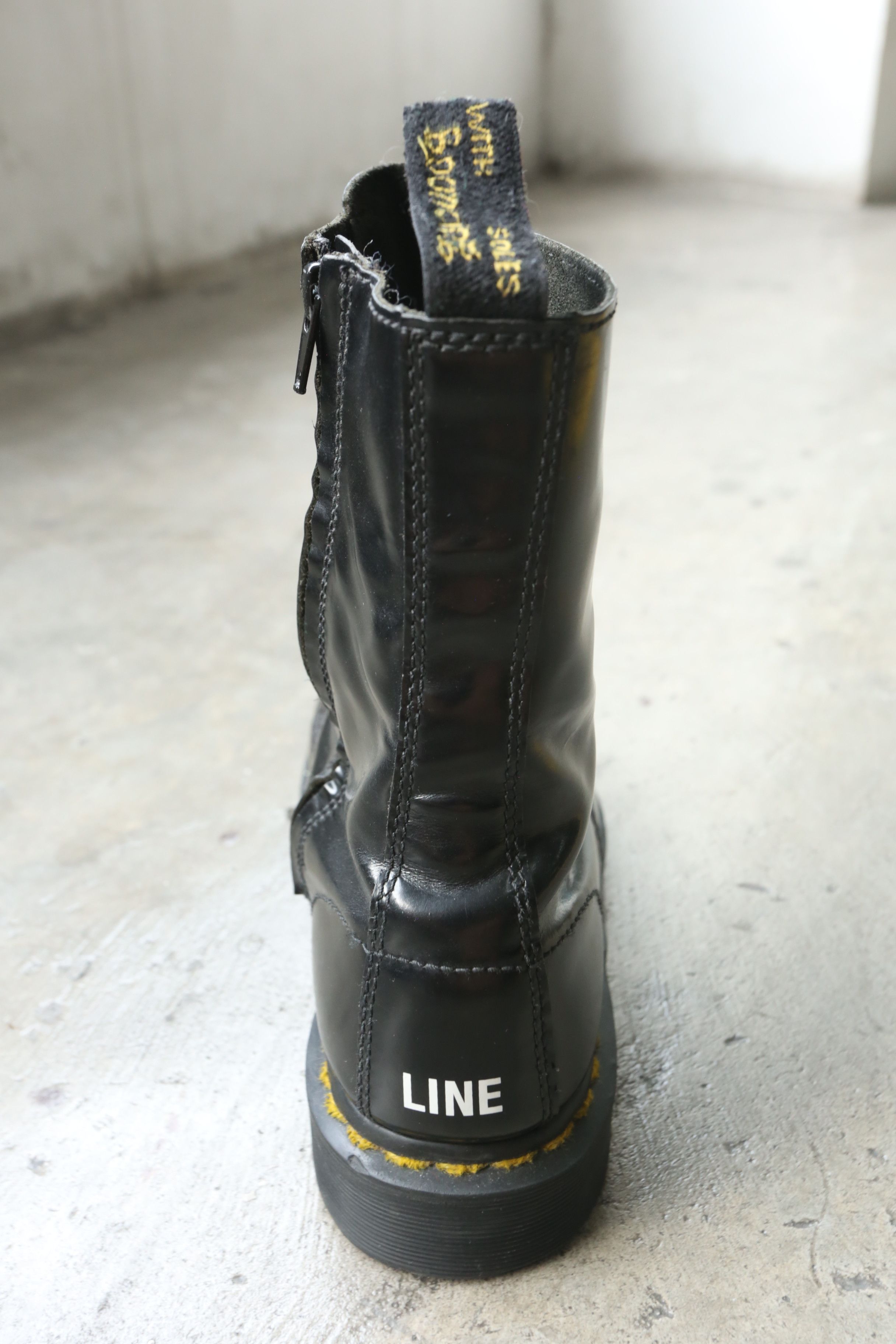 Dr. Martens × Vetements Vetements - Dr. Martens - S/S 17 - "Border Line" 1490 Boots Size US 9 / EU 42 - 6 Thumbnail
