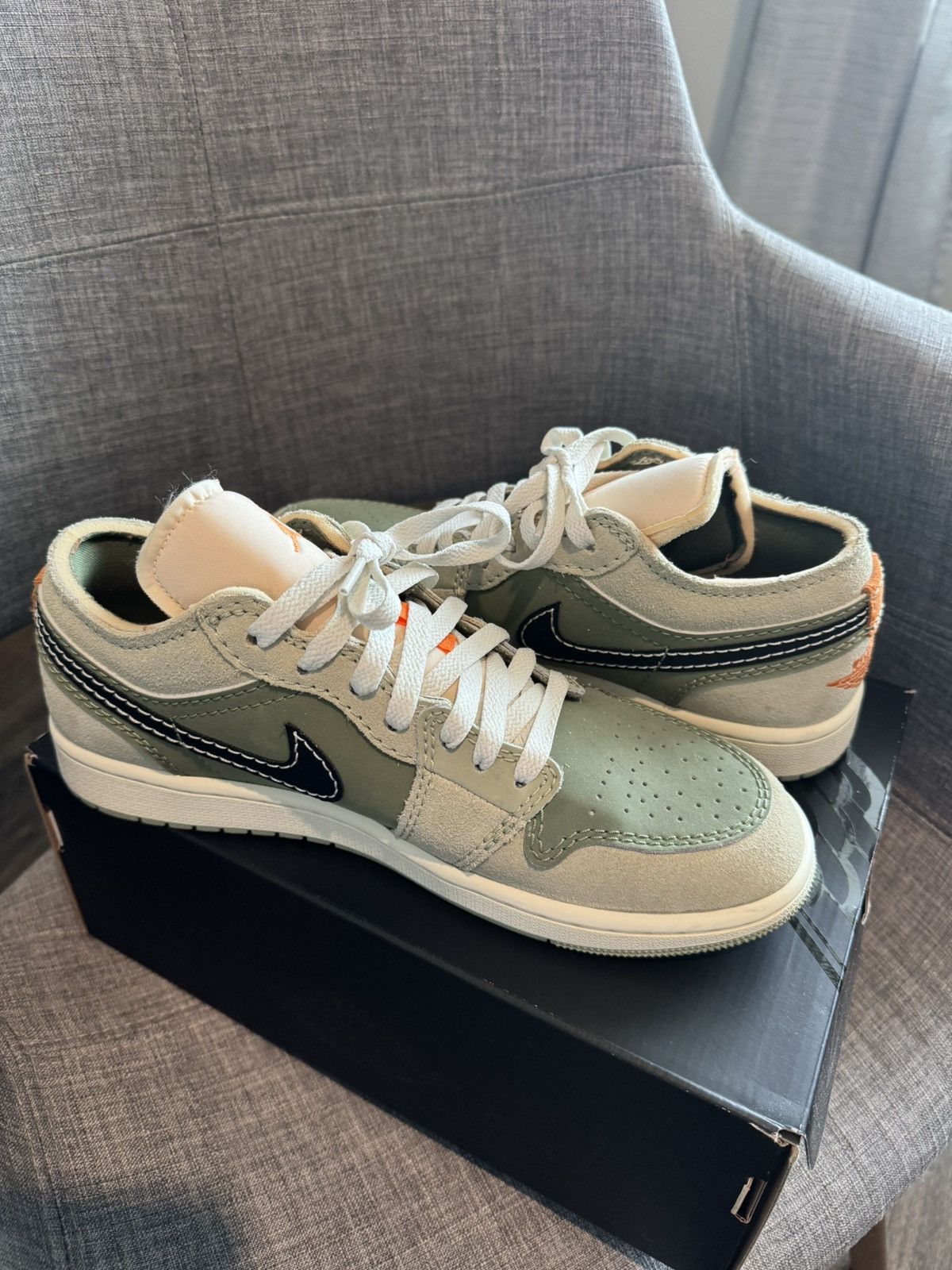 Jordan Brand Air Jordan 1 Low SE Craft Size US 9 / EU 42 - 7 Thumbnail