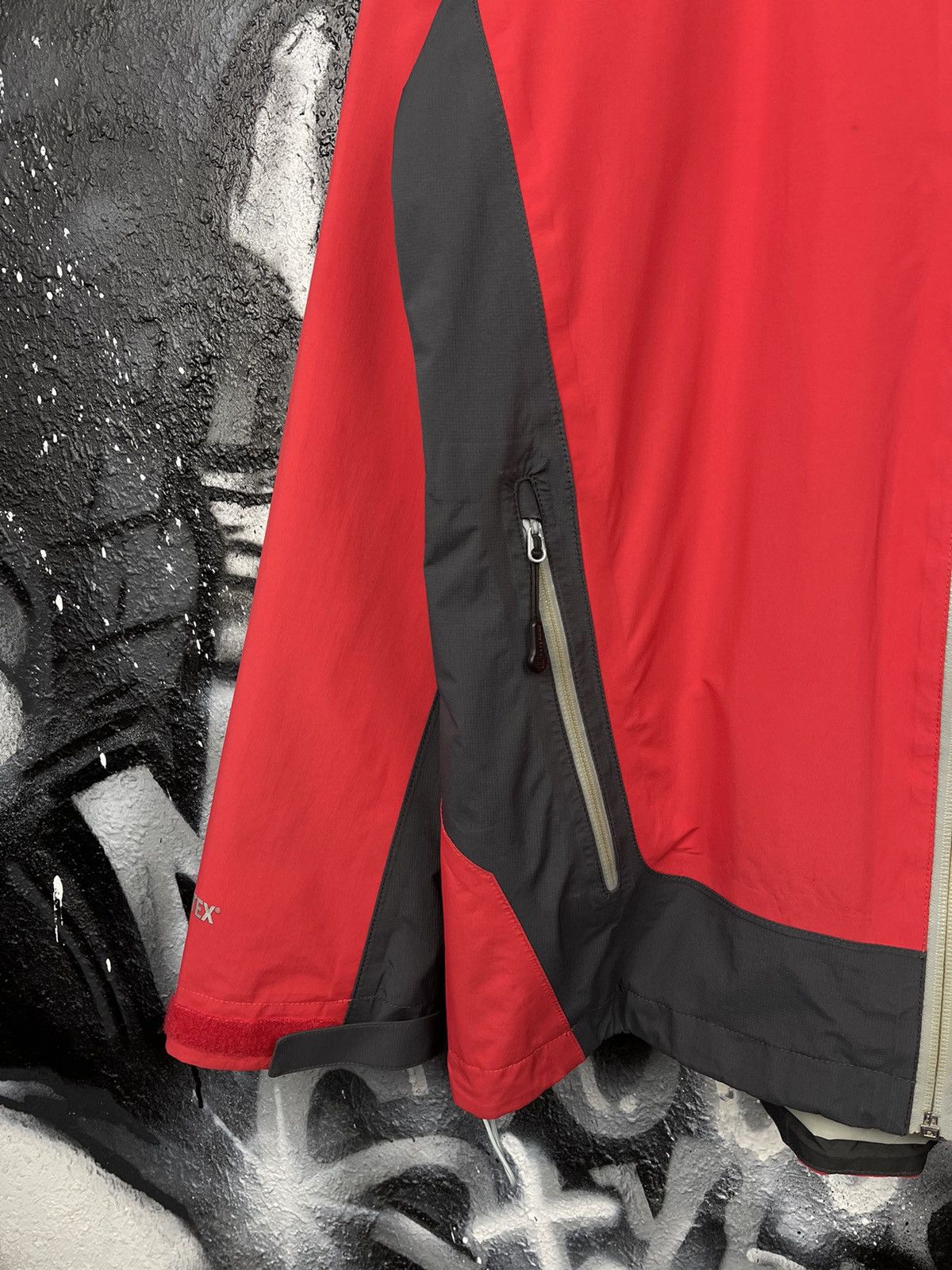 Berghaus Berghaus Gore-Tex Outdoor Red Full Zip Jacket Men’s Size L Size US L / EU 52-54 / 3 - 7 Thumbnail