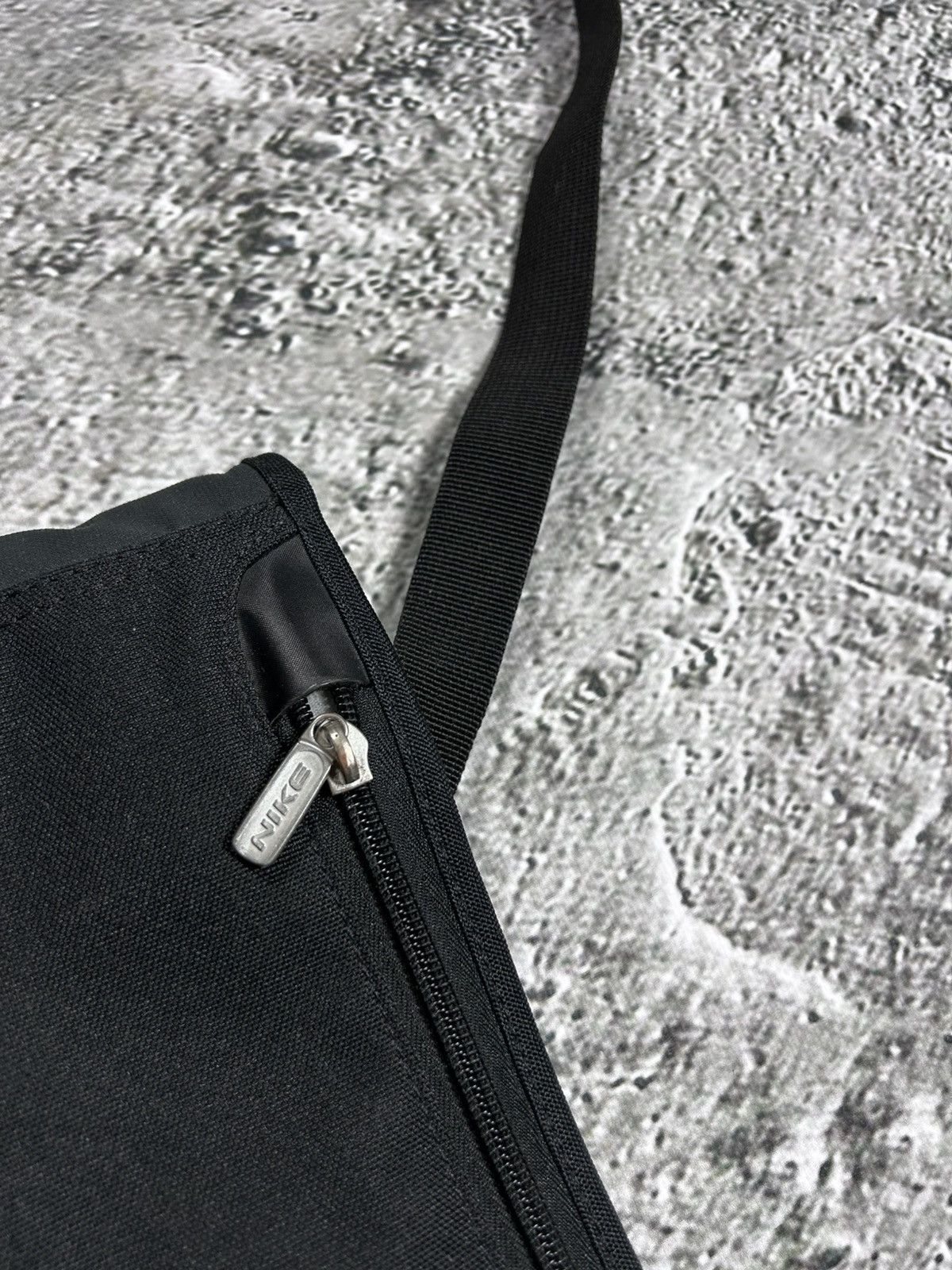 Nike × Vintage Nike shoulder bag vintage black Y2K TN Size ONE SIZE - 6 Thumbnail