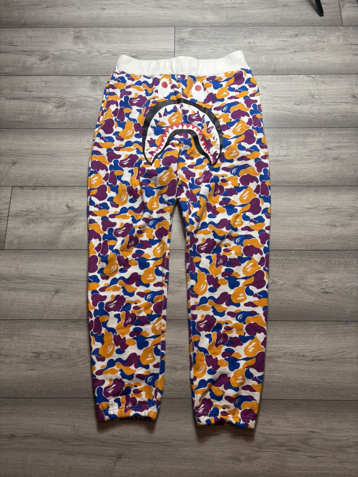 Bape Bape LA store camo joggers Size US 32 / EU 48 - 1 Thumbnail
