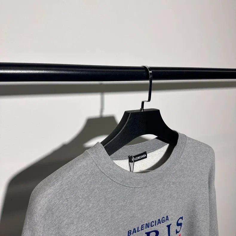 Balenciaga Balenciaga Paris Crown Wheat Sweatshirt. Size US L / EU 52-54 / 3 - 3 Thumbnail
