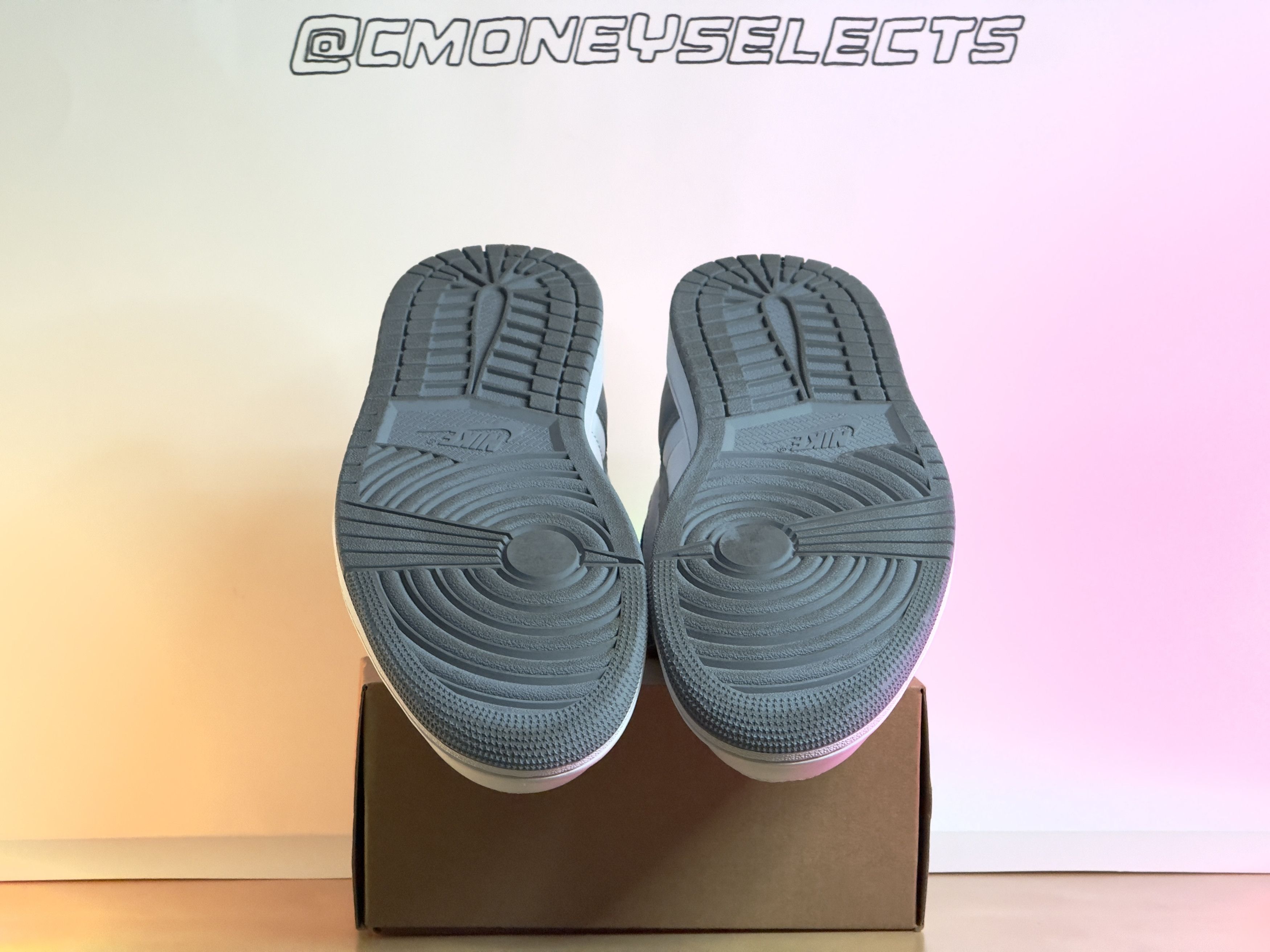 Jordan Brand Jordan 1 High “Stealth” Size US 8.5 / EU 41-42 - 5 Thumbnail