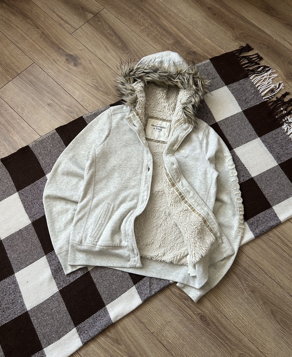 Abercrombie & Fitch × Japanese Brand Vintage Abercrombie & Fitch y2k Fur hoodies if six was nine Size US M / EU 48-50 / 2 - 2 Thumbnail