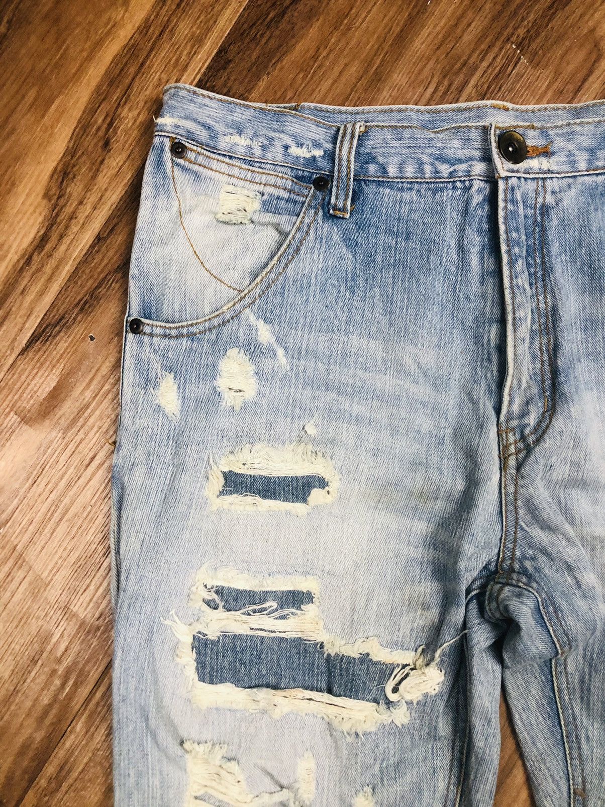 Japanese Brand EXHIBITIONIST Ripped Distressed Light Wash Jeans (37) Size US 31 - 5 Thumbnail