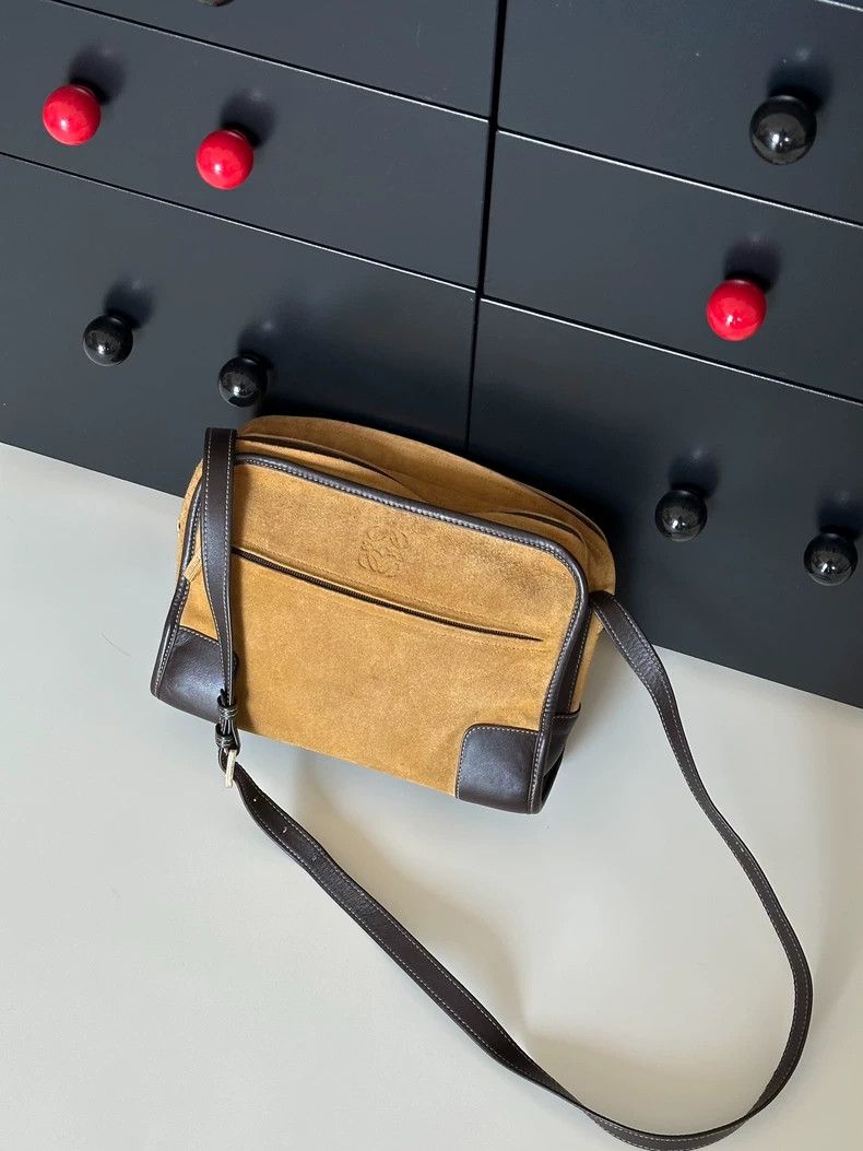 Loewe loewe Color-blocked double-layer camera bag 2503-Nextarrow Size ONE SIZE - 1 Thumbnail