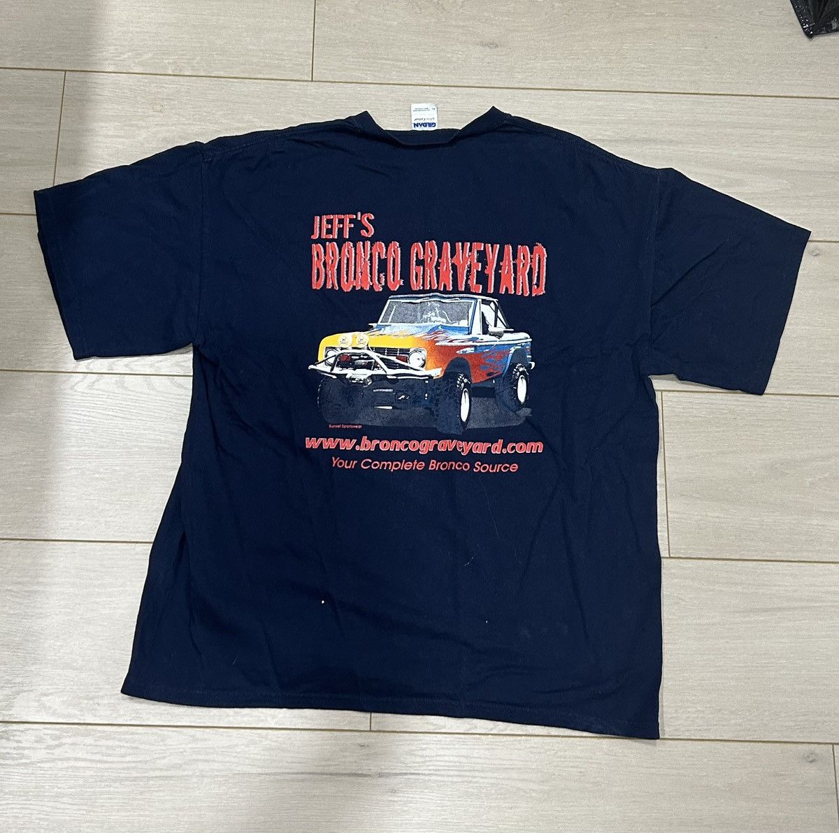 Vintage Vintage bronco car shop T-shirt Size US XL / EU 56 / 4 - 3 Thumbnail