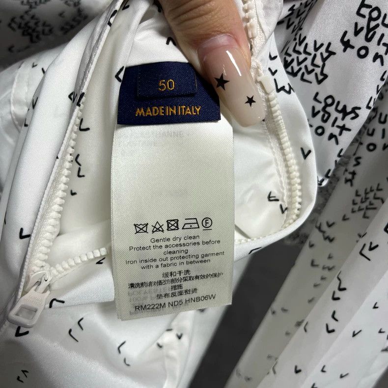Louis Vuitton Louis Vuitton White full-print plaid print windproof jacket Size US M / EU 48-50 / 2 - 4 Thumbnail