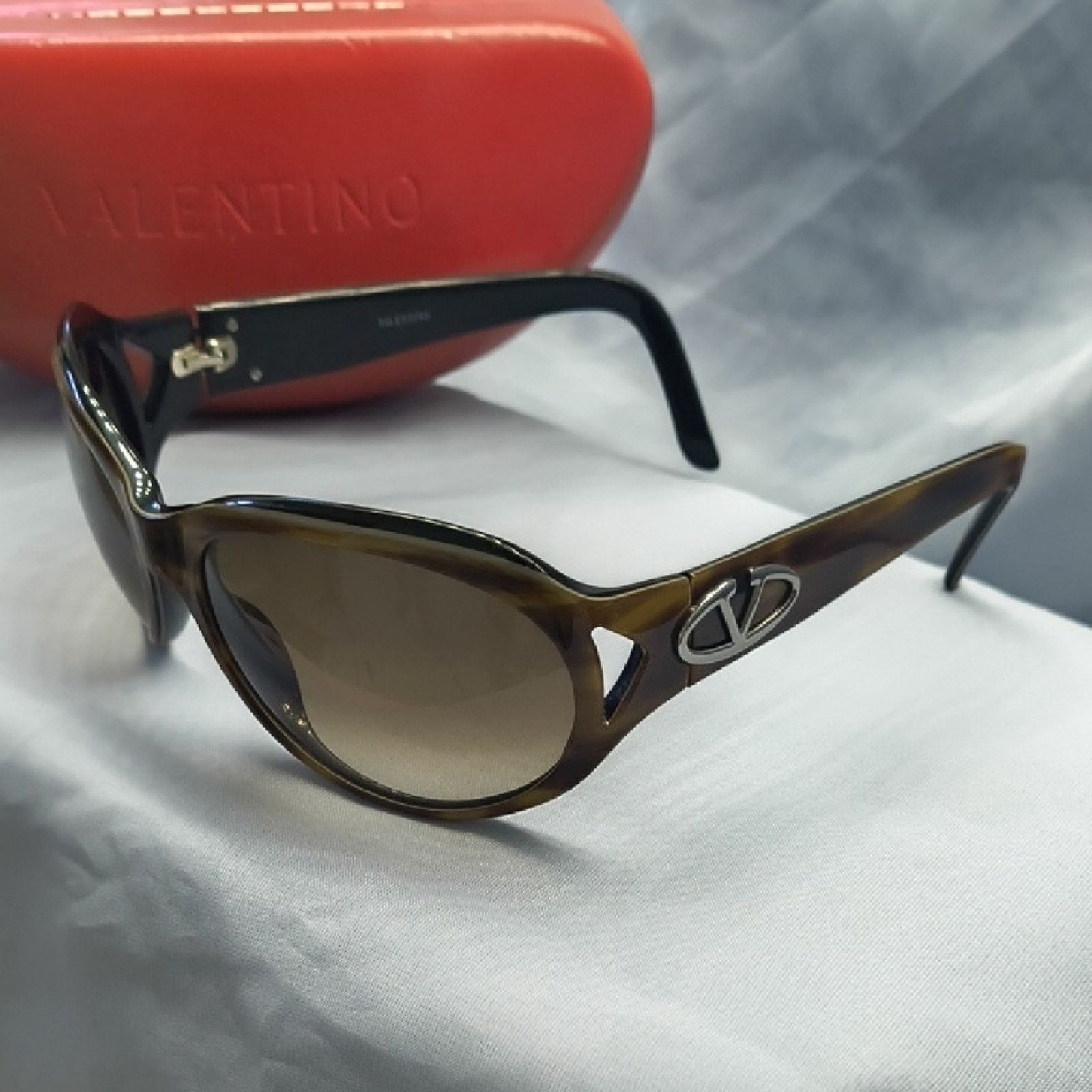 Valentino Valentino Garavani Tortoise Shell Sunglasses Size ONE SIZE - 13 Thumbnail