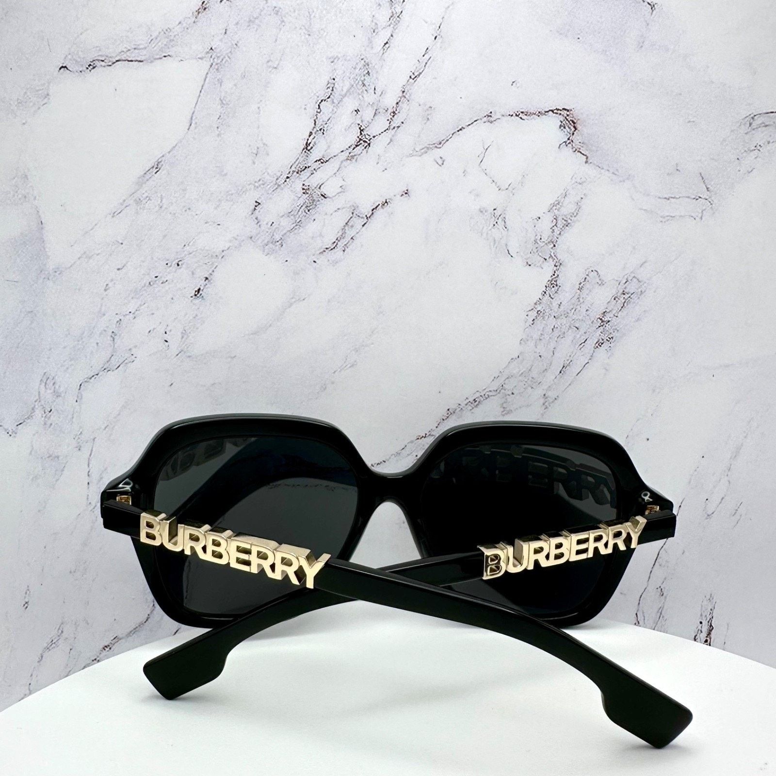 Burberry New Burberry Sunglasses Black Square Gold Metal BURBERRY Size ONE SIZE - 14 Thumbnail