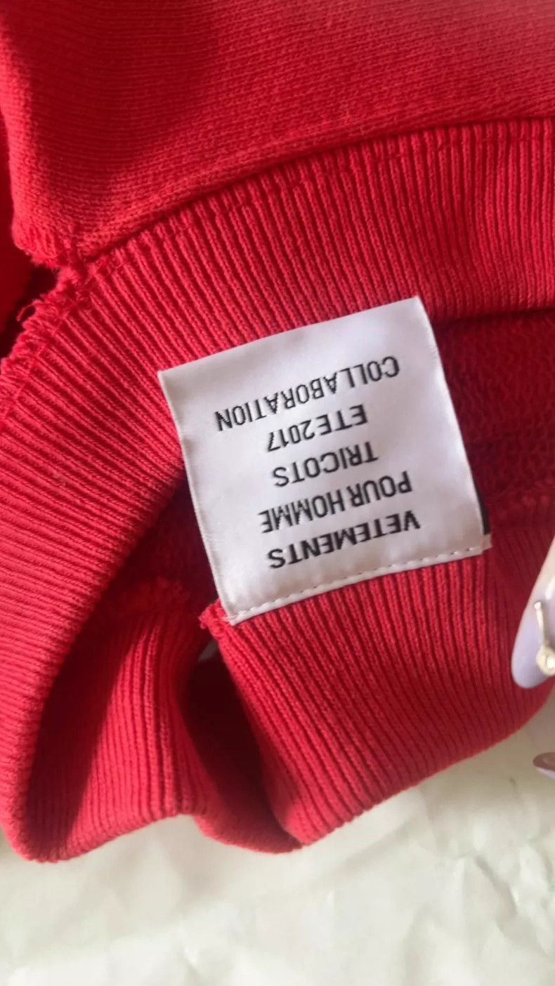 Vetements Vetements Champion off-shoulder loose sweater Size US L / EU 52-54 / 3 - 5 Thumbnail