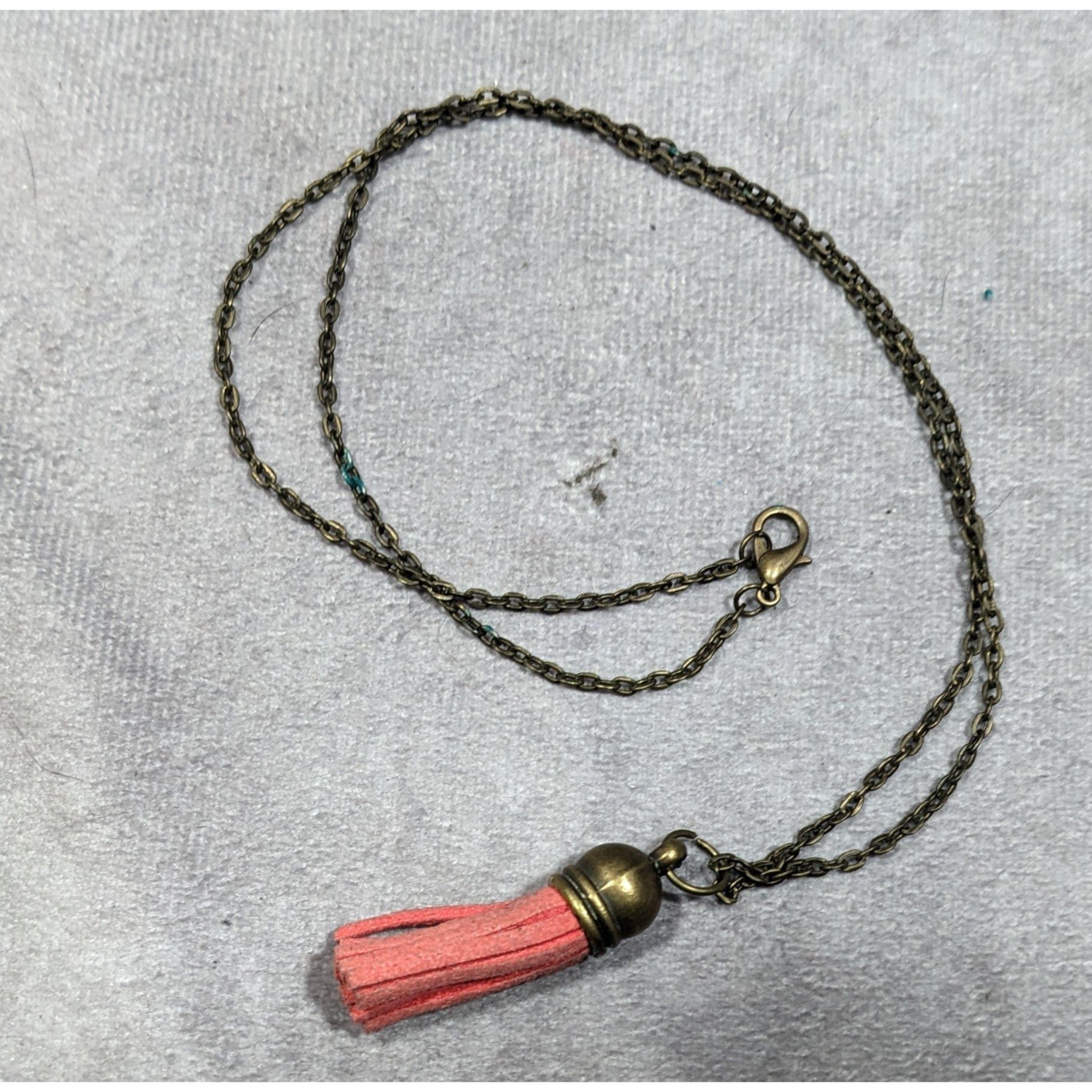 Other Quirky Antiqued Gold Tone Chain Red Tassel Necklace Size ONE SIZE - 6 Thumbnail