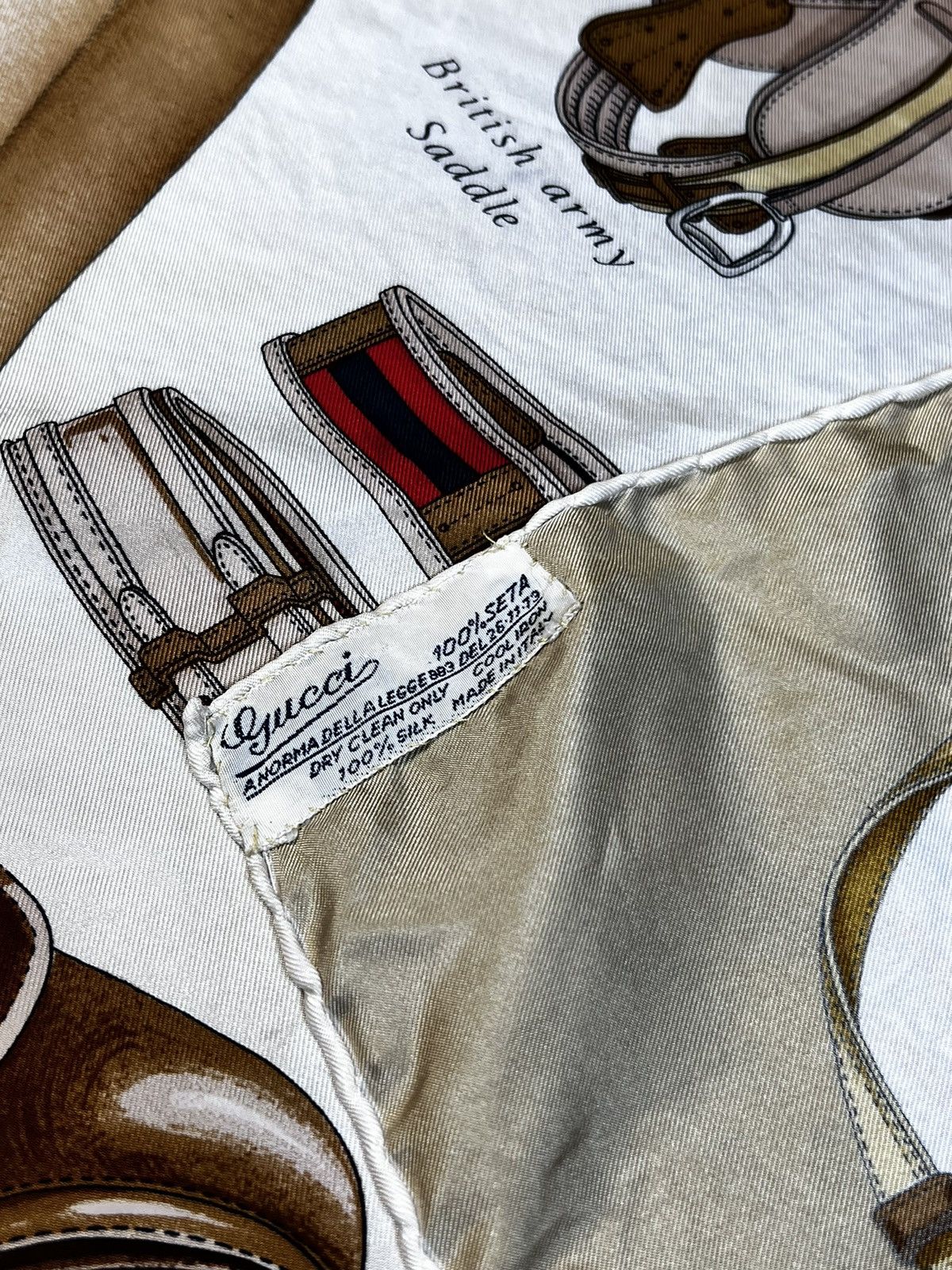 Gucci × Vintage Vintage Gucci Beige Horse Saddle Equestrian Silk Scarf Size ONE SIZE - 10 Thumbnail
