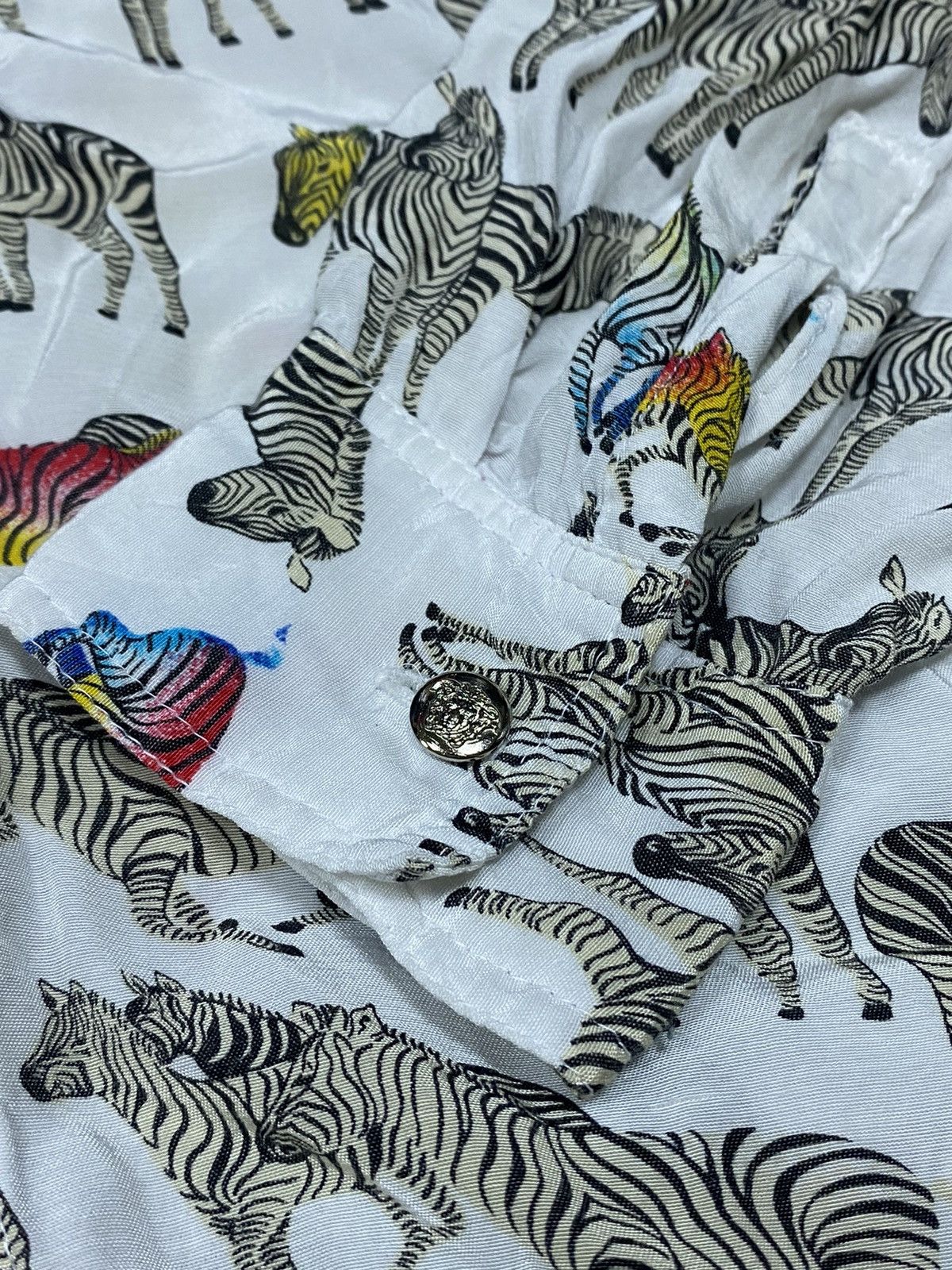 Versace Jeans Couture Versace 🦓 vintage Zebra painted shirt buttons Size L / US 10 / IT 46 - 6 Thumbnail