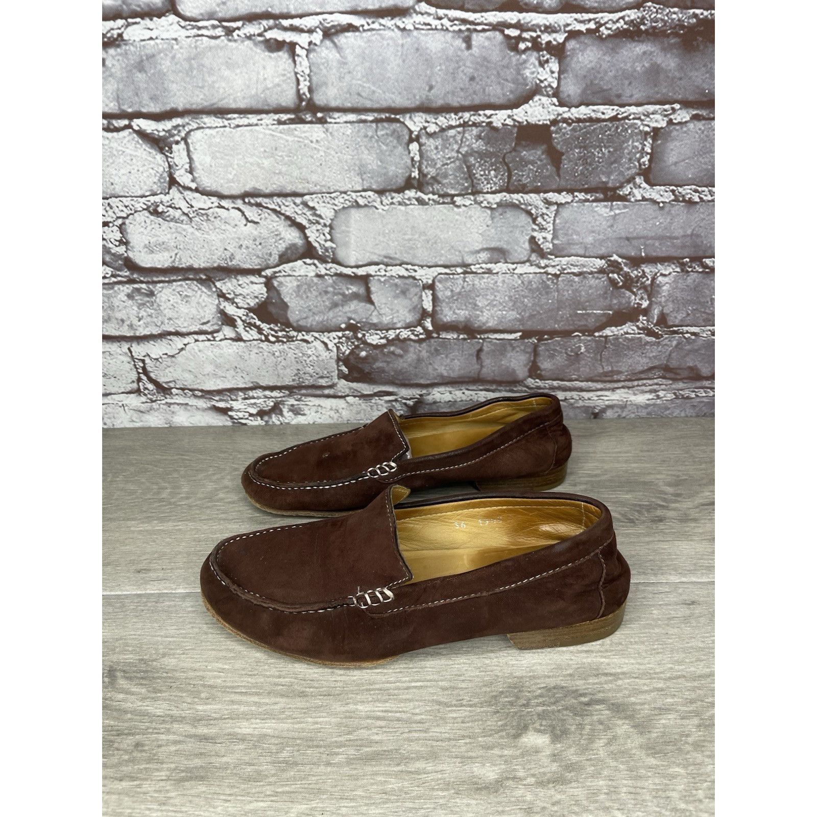 Giorgio Armani Giorgio Armani Brown Suede Loafers Leather Sole Driving Shoe Size US 6 / IT 36 - 19 Thumbnail