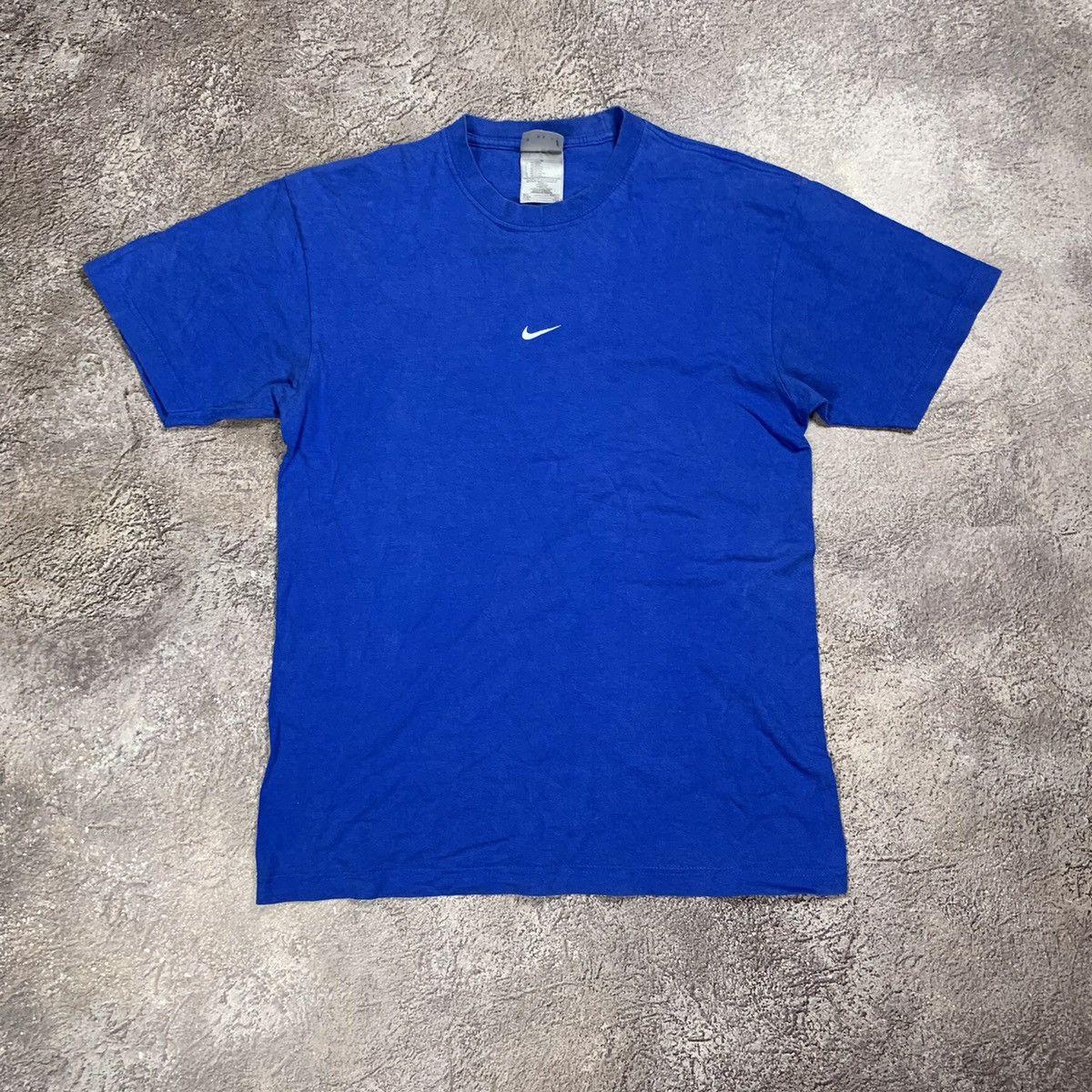 Nike VINTAGE Y2K NIKE CENTRE SWOOSH TEE STREETWEAR CASUAL 90s Size US S / EU 44-46 / 1 - 1 Thumbnail