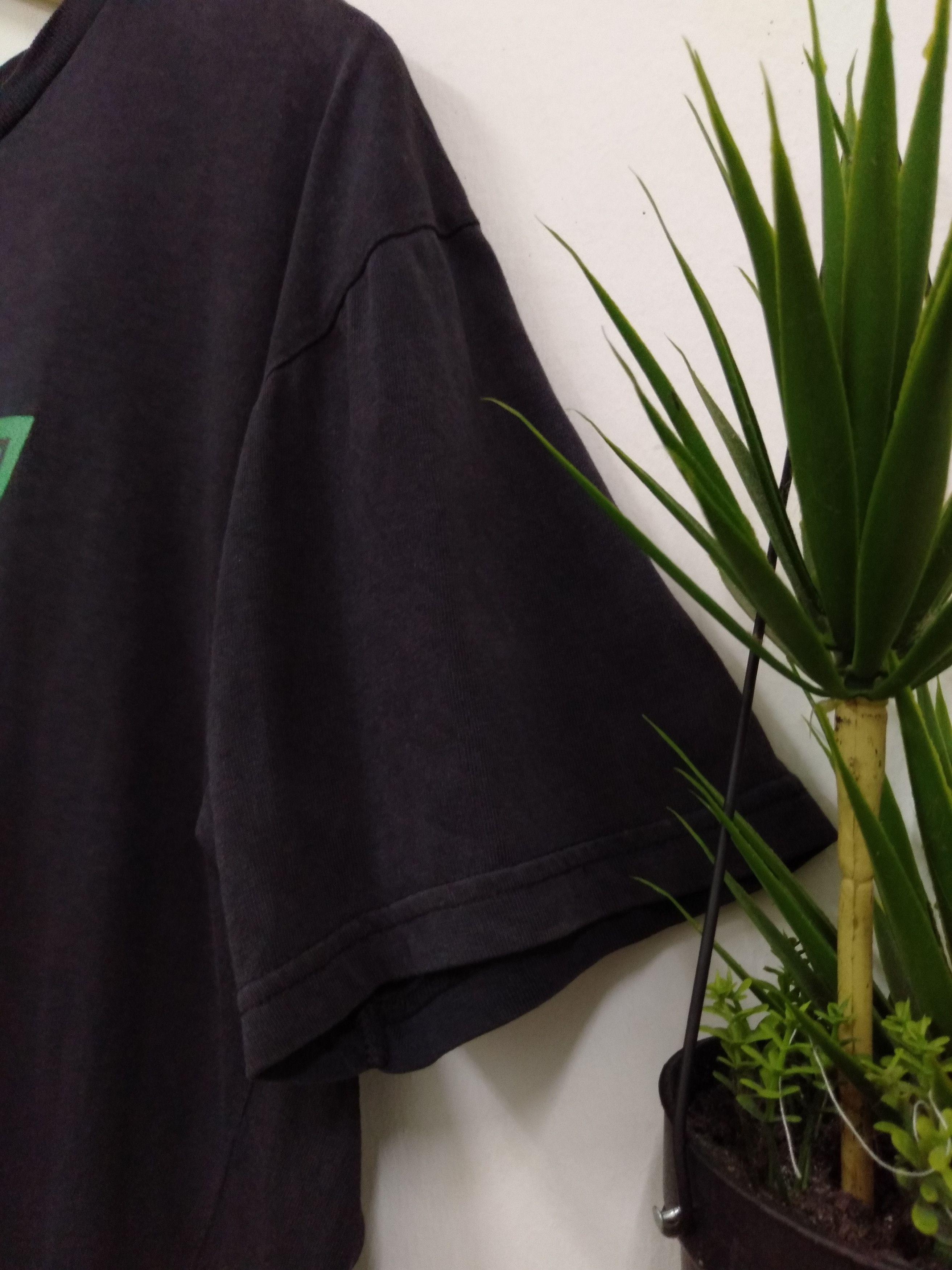 Benetton Vintage Benetton Formula 1 Racing Team t shirt rare Size US L / EU 52-54 / 3 - 3 Thumbnail