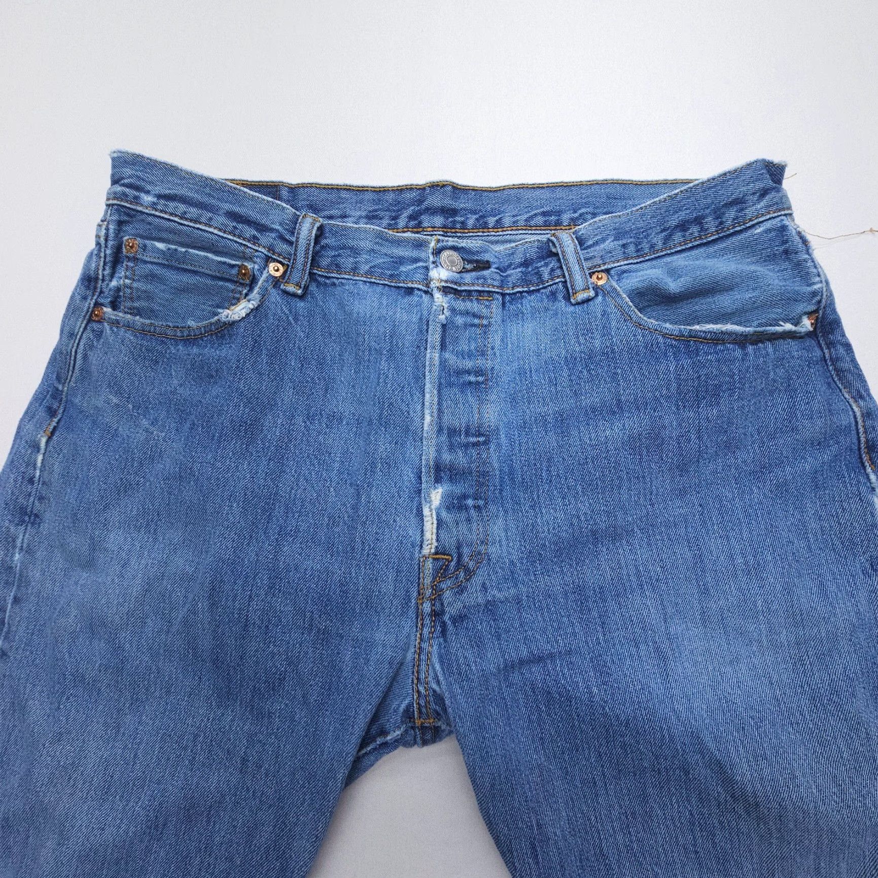 Levi's VINTAGE Levi's 501 Straight Jeans Mens 36 x 32 Blue Distressed Worn-in Denim Button Fly 5-Pocket Regular Fit - American Classic Style Size US 36 / EU 52 - 5 Thumbnail