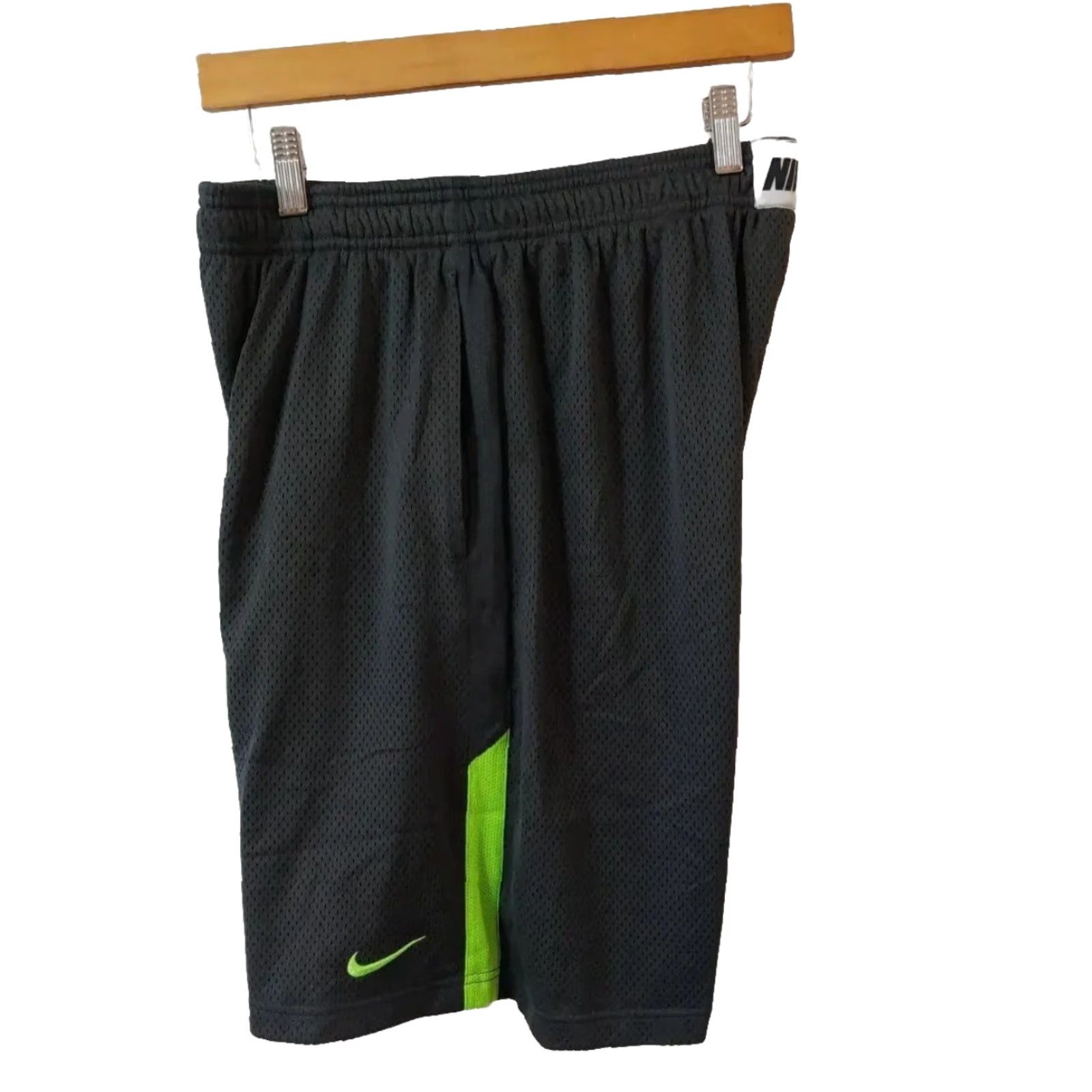 Nike Nike Shorts Mens L Dri-Fit Gray Solid Embroidered Elastic Drawstring Pockets Athletic Inseam 9 in Gym & Training Women? No — Mens Size US 33 - 3 Thumbnail