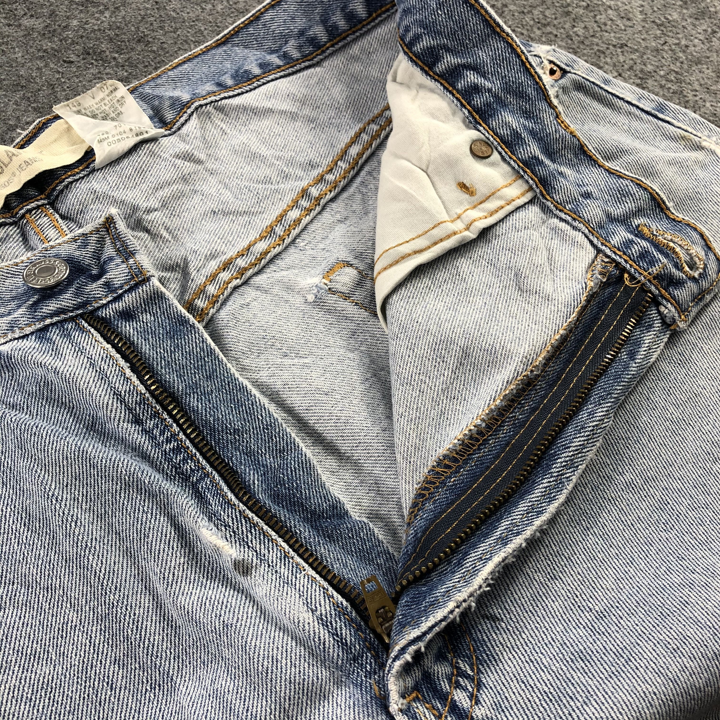 Levi's Vintage Blue Wash Levis 501 Jeans-J2324 Size US 35 - 15 Thumbnail