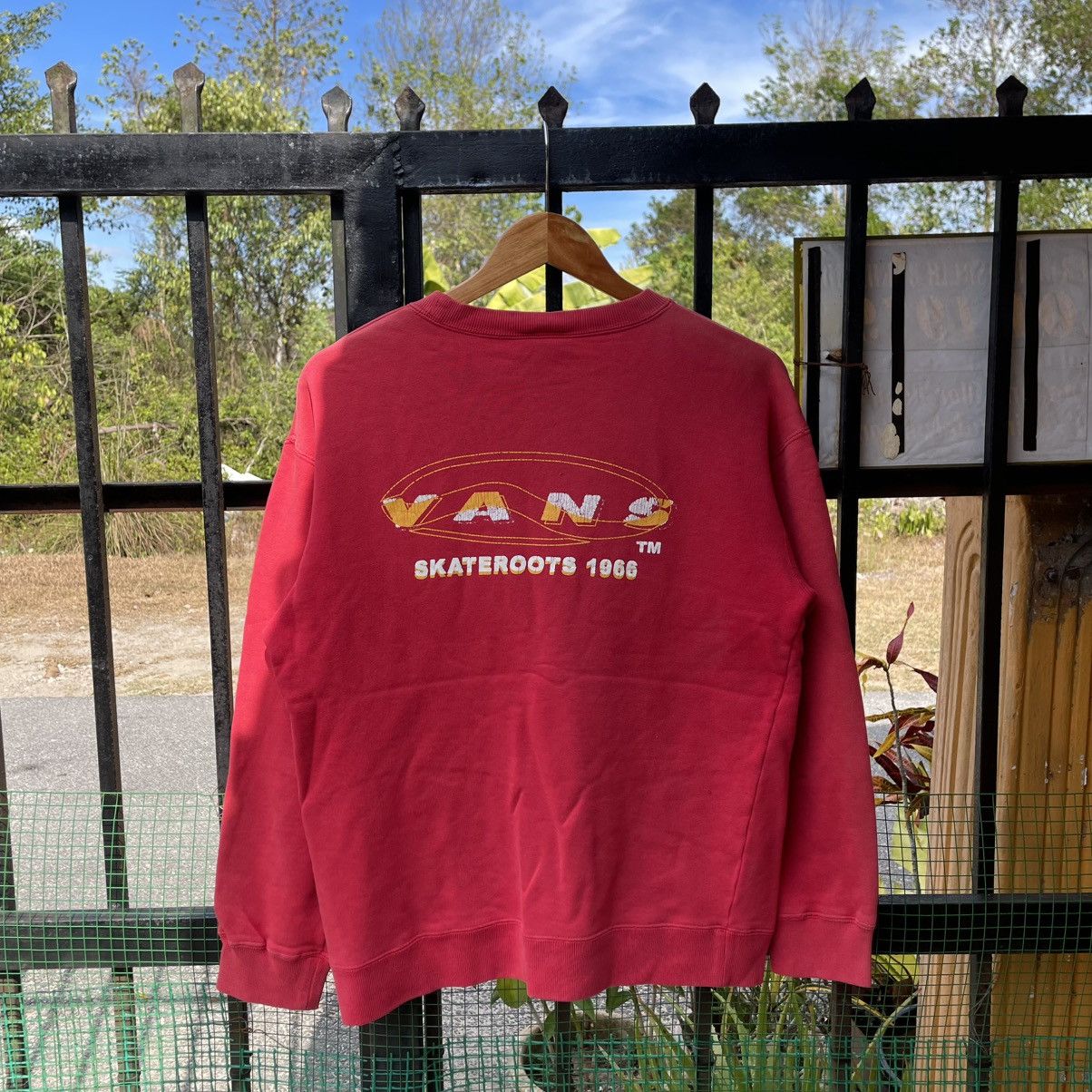 Vans 🔥Vintage 90s Vans Skateboard Big Logo Distress Sweatshirts Size US S / EU 44-46 / 1 - 1 Thumbnail