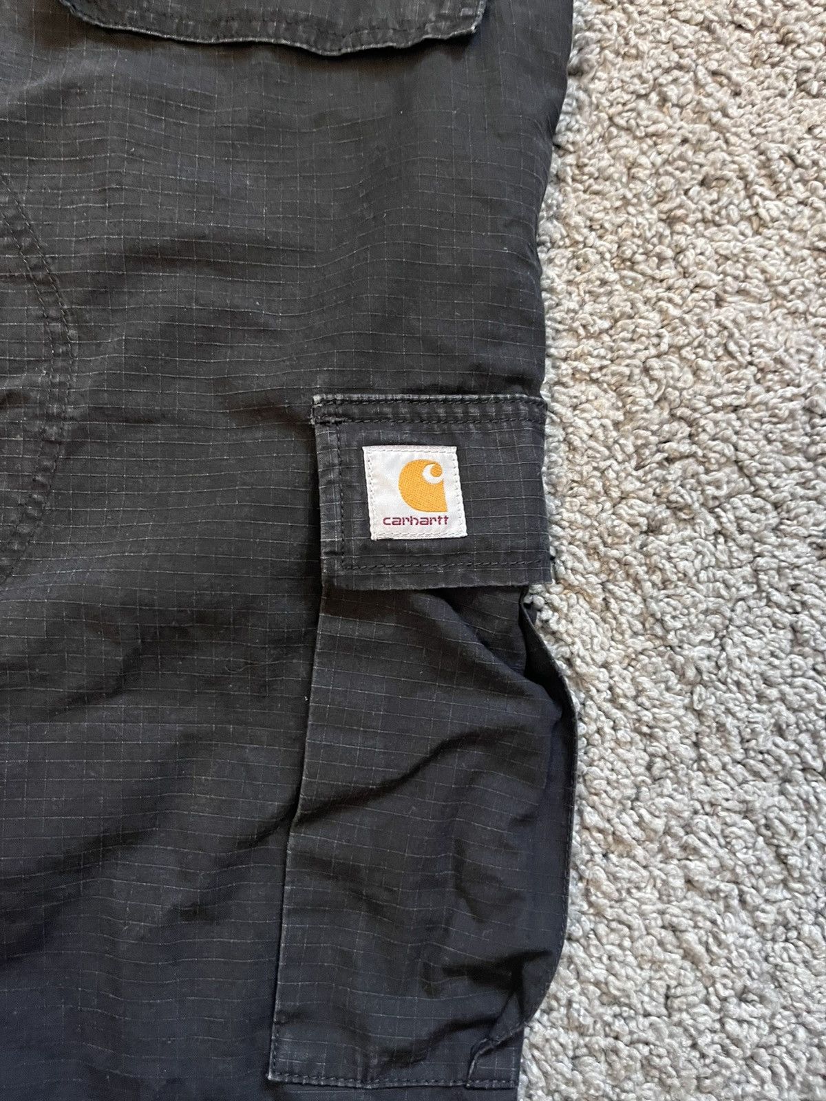 Carhartt Vintage Carhartt Wip shorts cargo Size US 34 / EU 50 - 2 Thumbnail