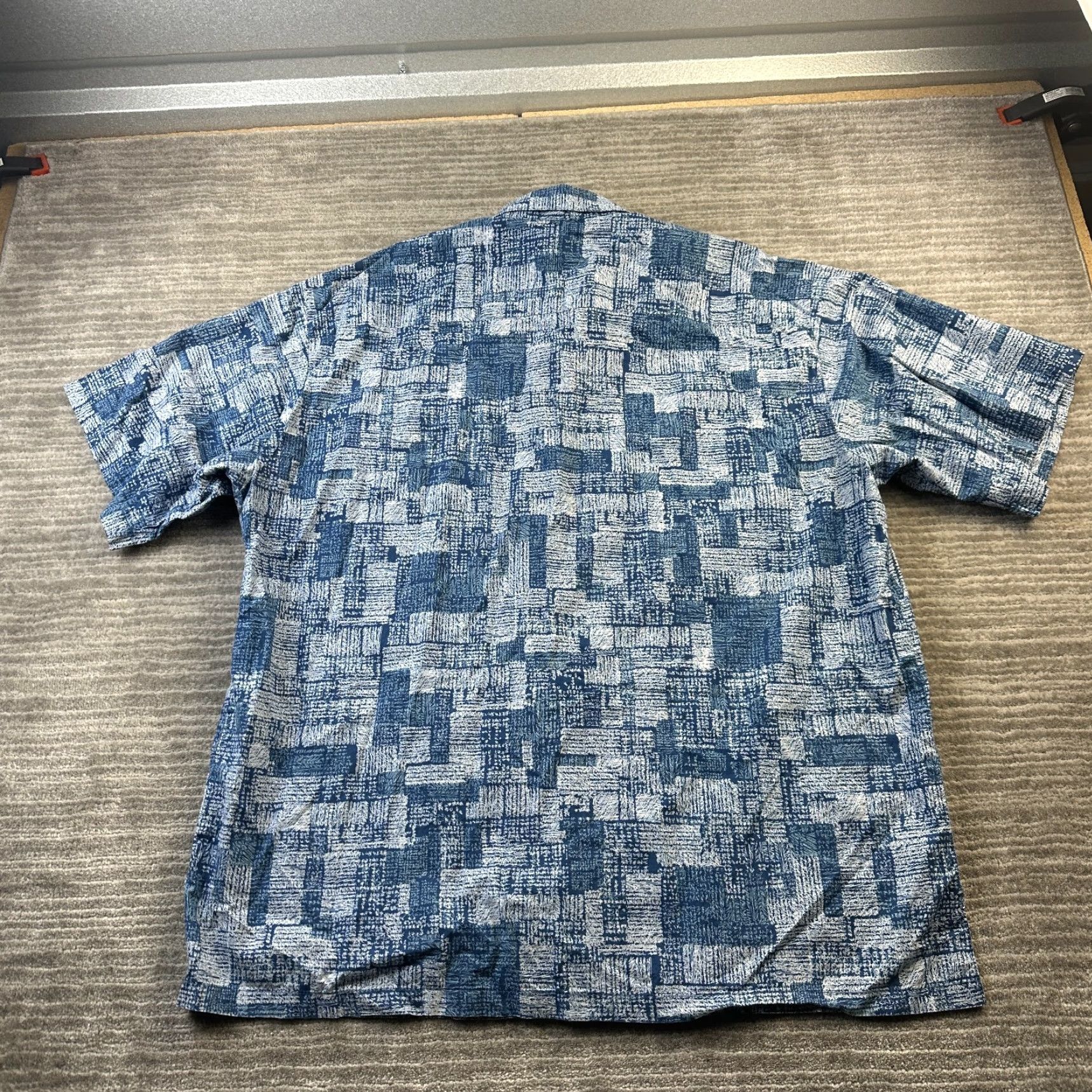 Tori Richard Tori Richard Button-Up Shirt Mens 2XL Blue Hawaiian Geometric Cotton Lawn Short Sleeve Classic Camp Casual Travel Size US XXL / EU 58 / 5 - 2 Thumbnail
