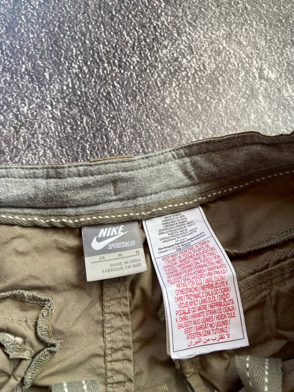 Nike Vintage Nike Y2K distressed cargo shorts Size US 34 / EU 50 - 6 Thumbnail