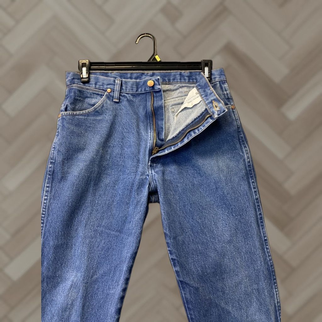 Wrangler VINTAGE Wrangler Jeans Work Pants Blue 32 x 32 Heavy Duty Straight Fit Outdoors Mens Size US 32 / EU 48 - 1 Thumbnail