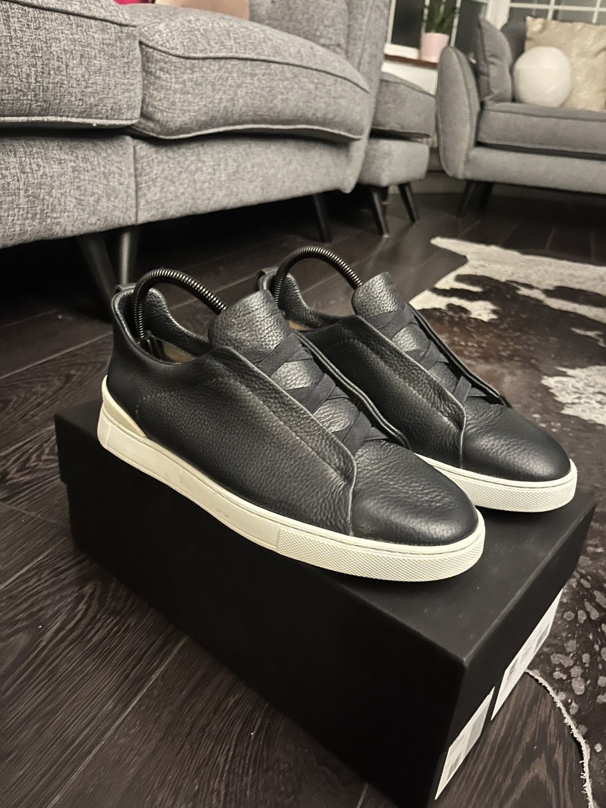 Ermenegildo Zegna Ermenegildo Zegna navy triple stitch rpr $1300 uk 7 eu 41 Size US 8 / EU 41 - 1 Thumbnail