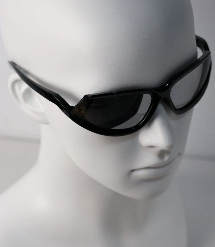 Japanese Brand Y2k Style Futuristic Black Sunglasses Unisex OS Size ONE SIZE - 5 Thumbnail