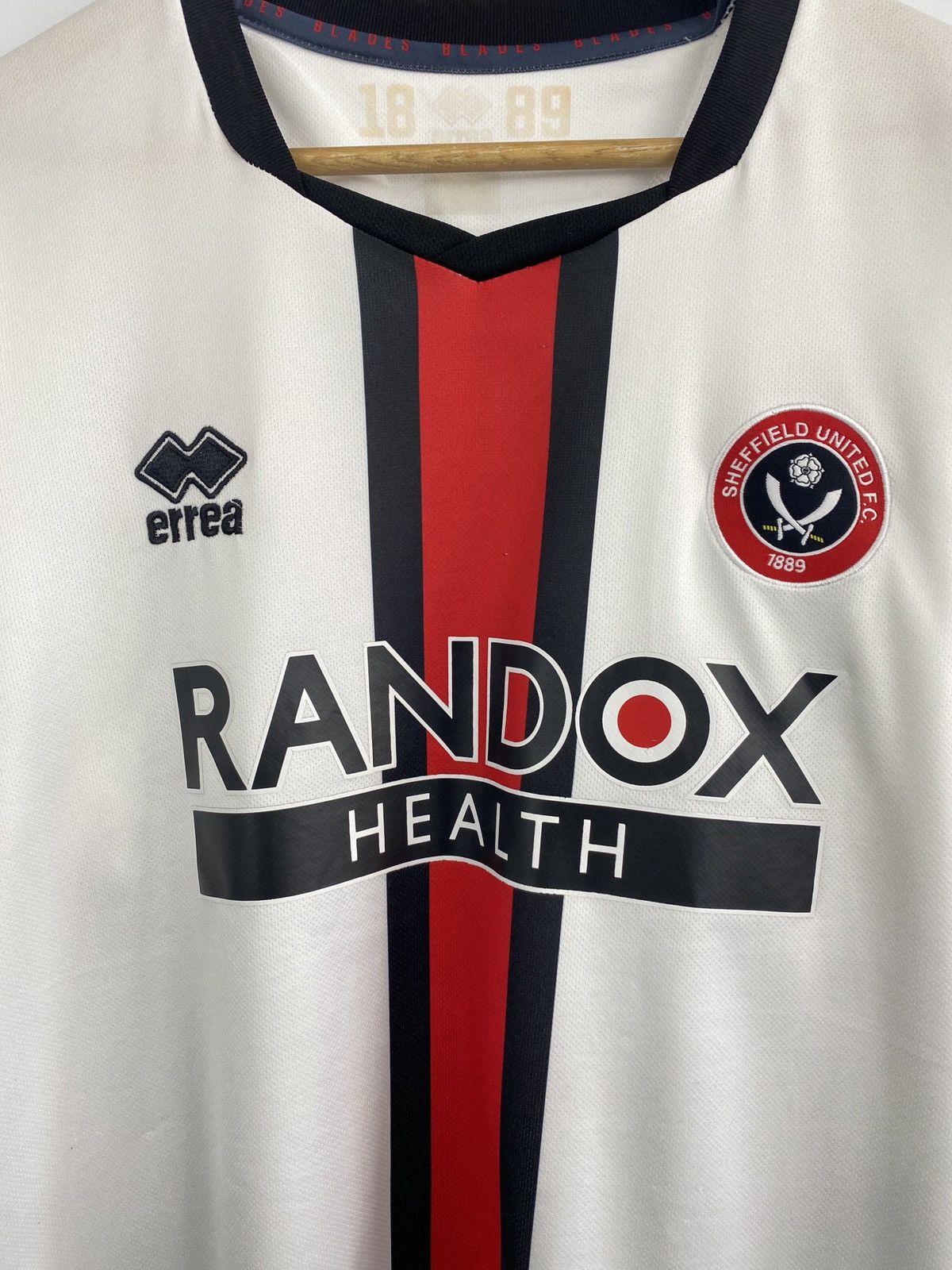 Errea 🏴󠁧󠁢󠁥󠁮󠁧󠁿 Vintage Sheffield United Errea Soccer Jersey Rare Retro Size US M / EU 48-50 / 2 - 4 Thumbnail