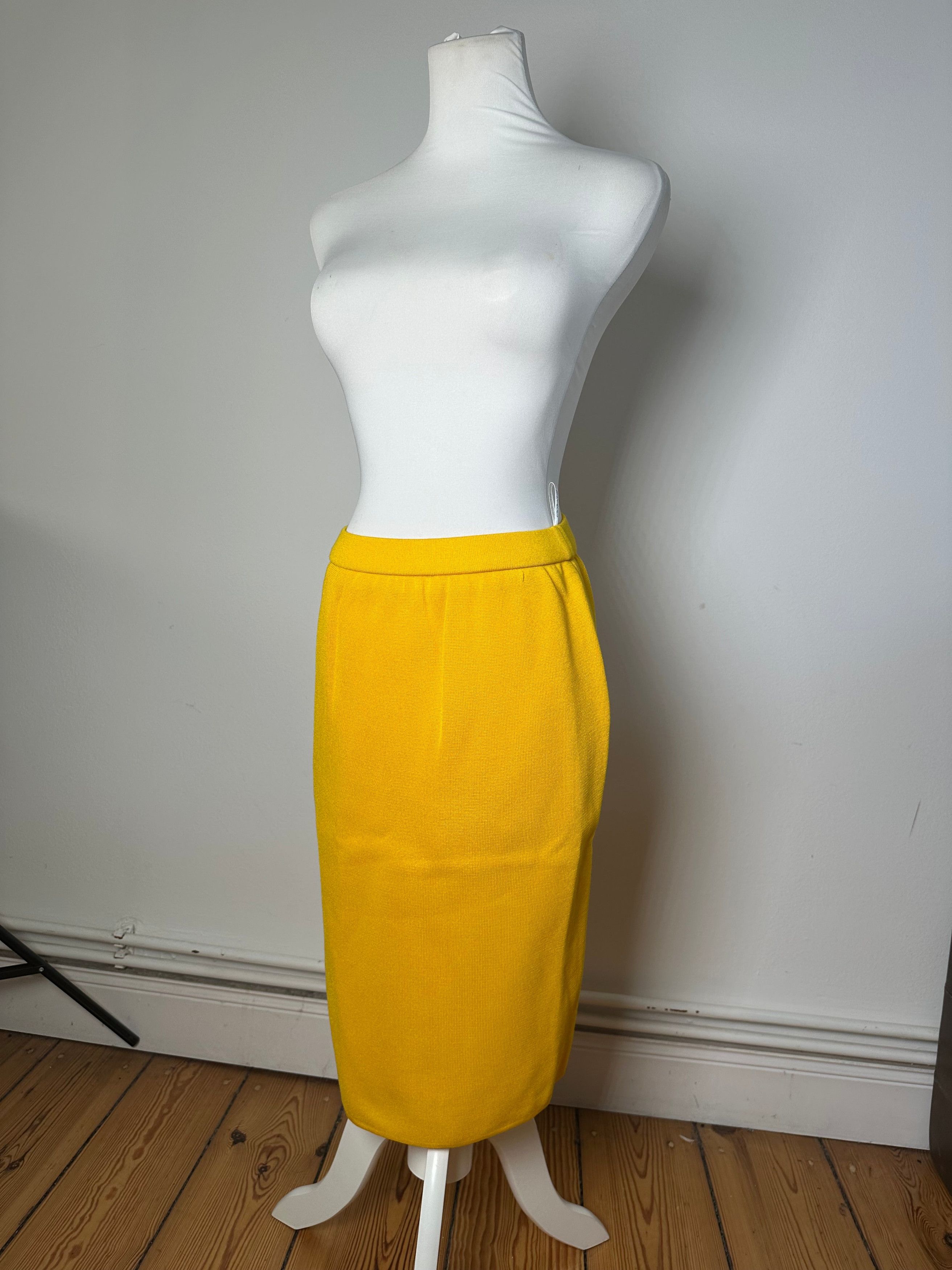 Yves Saint Laurent Vintage Marigold Yellow Wool Pencil Skirt Size 30" / US 8 / IT 44 - 1 Thumbnail