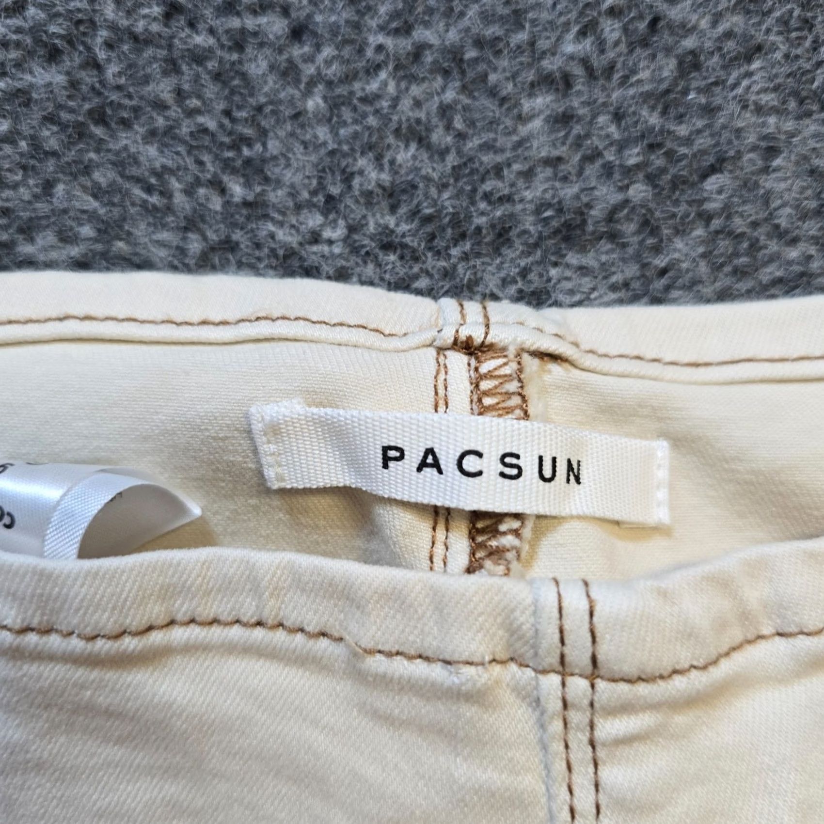Pacsun Pacsun Jeans Womens Size 28 White Low Rise Flare Side Zip Stretch Skater Boho Womens Jeans Regular 28 White Flare Stretch Pacsun Side Zip Size 28" / US 6 / IT 42 - 3 Thumbnail