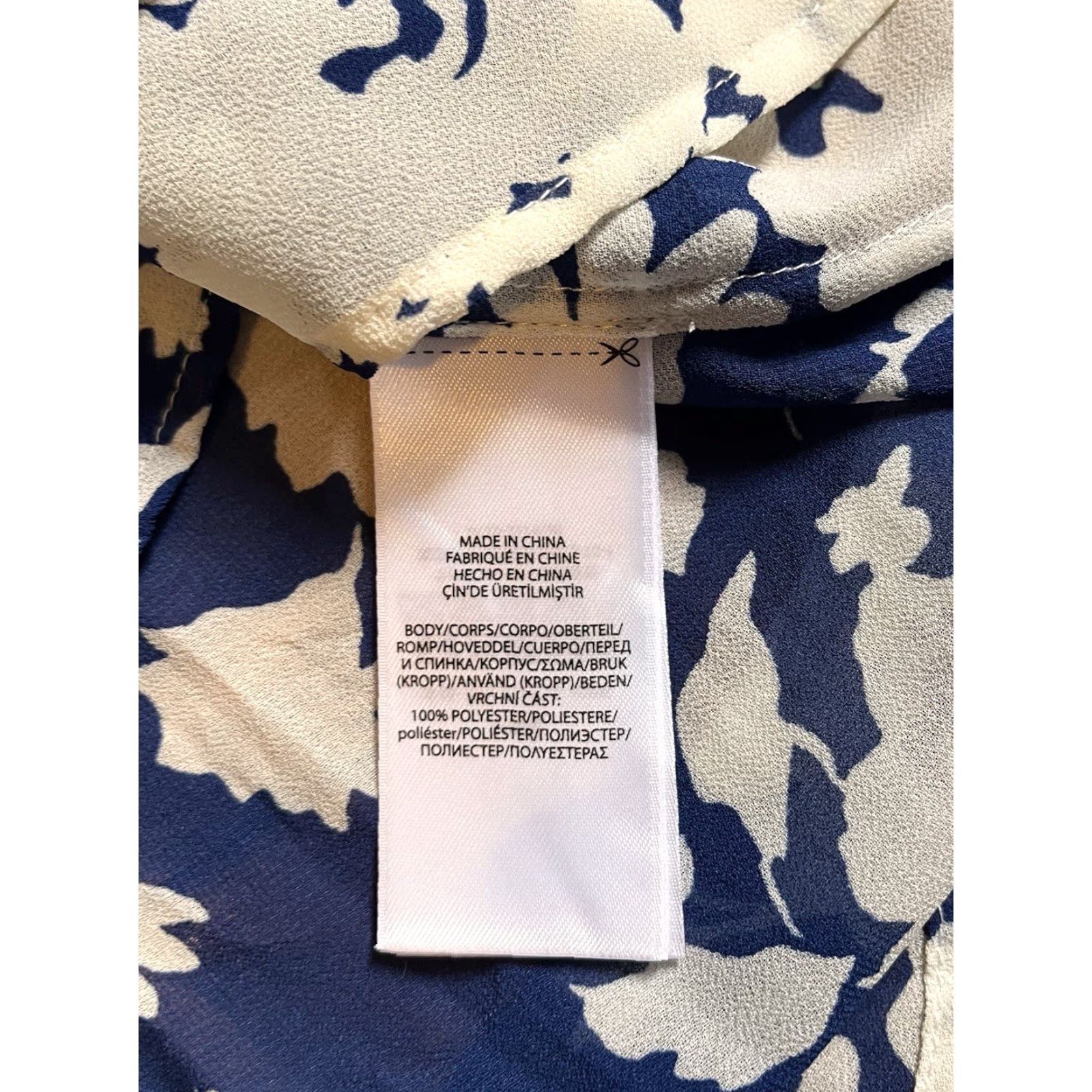 Polo Ralph Lauren Polo Ralph Lauren Blouse Womens Small Floral Blue Crepe Cap Sleeve Button Pleated Short Sleeve Size S / US 4 / IT 40 - 6 Thumbnail