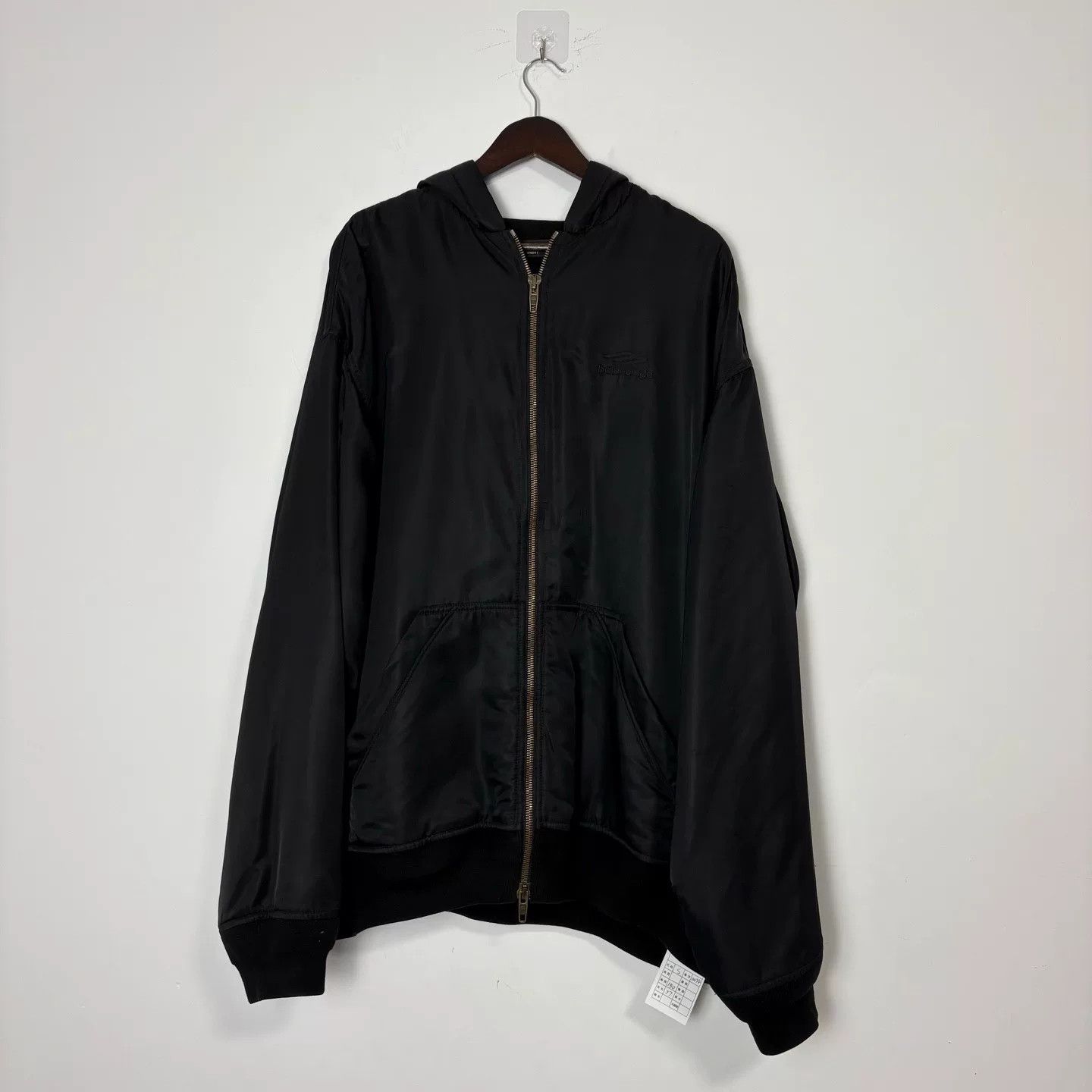 Balenciaga Balenciaga 3B Embroidered Tech Bomber Jacket Size US S / EU 44-46 / 1 - 1 Thumbnail