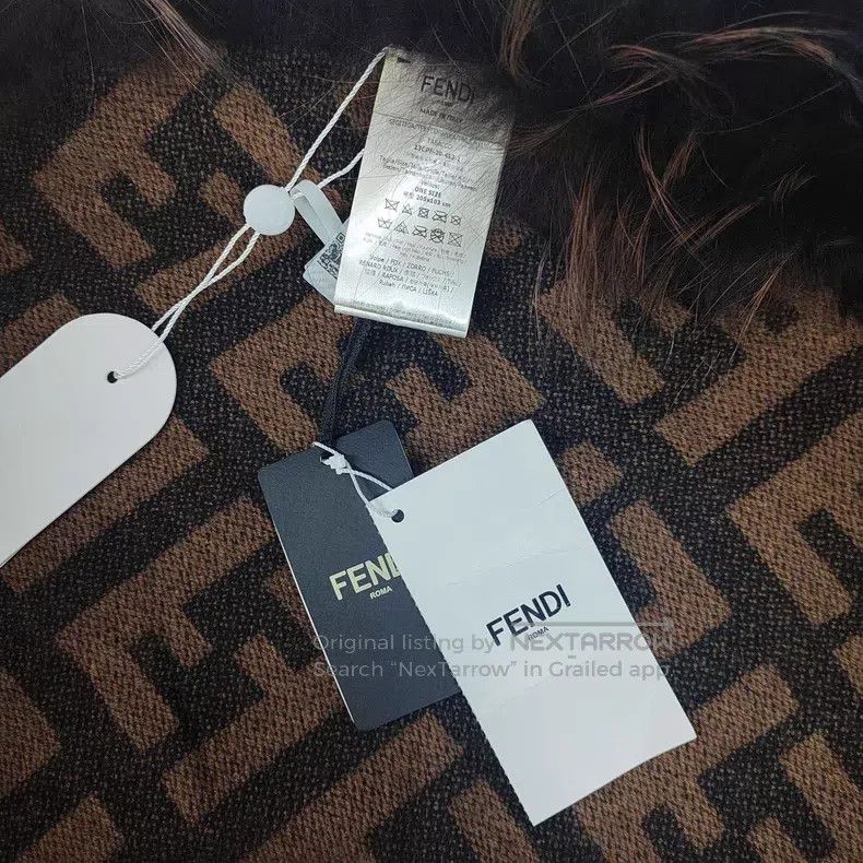 Fendi Fendi Brown Monogrammed Fur Shawl Size ONE SIZE - 3 Thumbnail