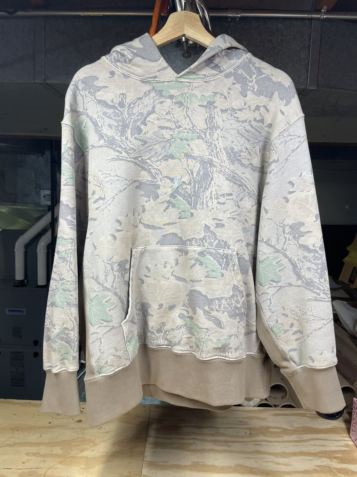 Yeezy Yeezy Season 4 Camo Hoodie Size US S / EU 44-46 / 1 - 1 Thumbnail