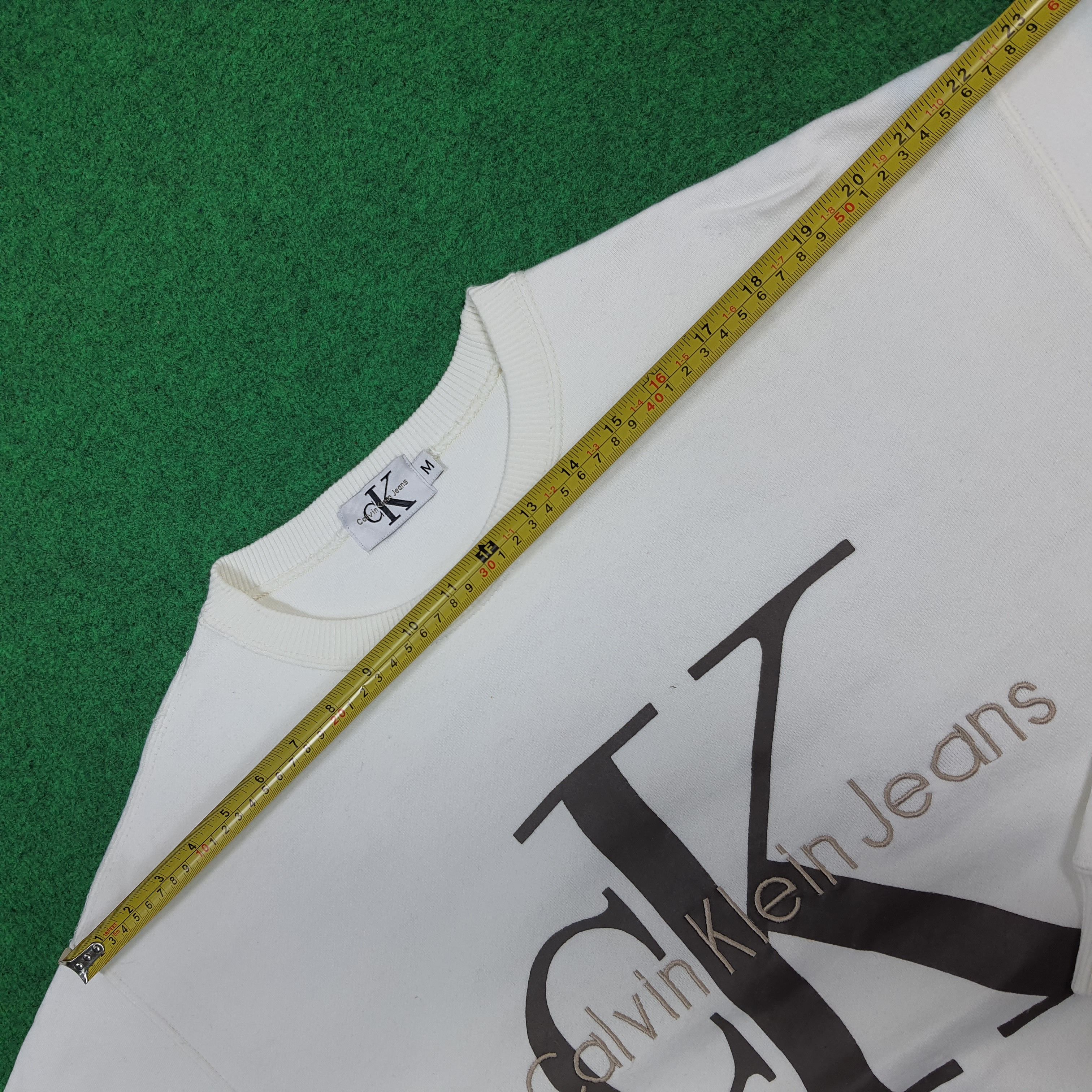 Calvin Klein Vintage Calvin Klein Jeans White Pullover C295N5 Size US M / EU 48-50 / 2 - 8 Thumbnail